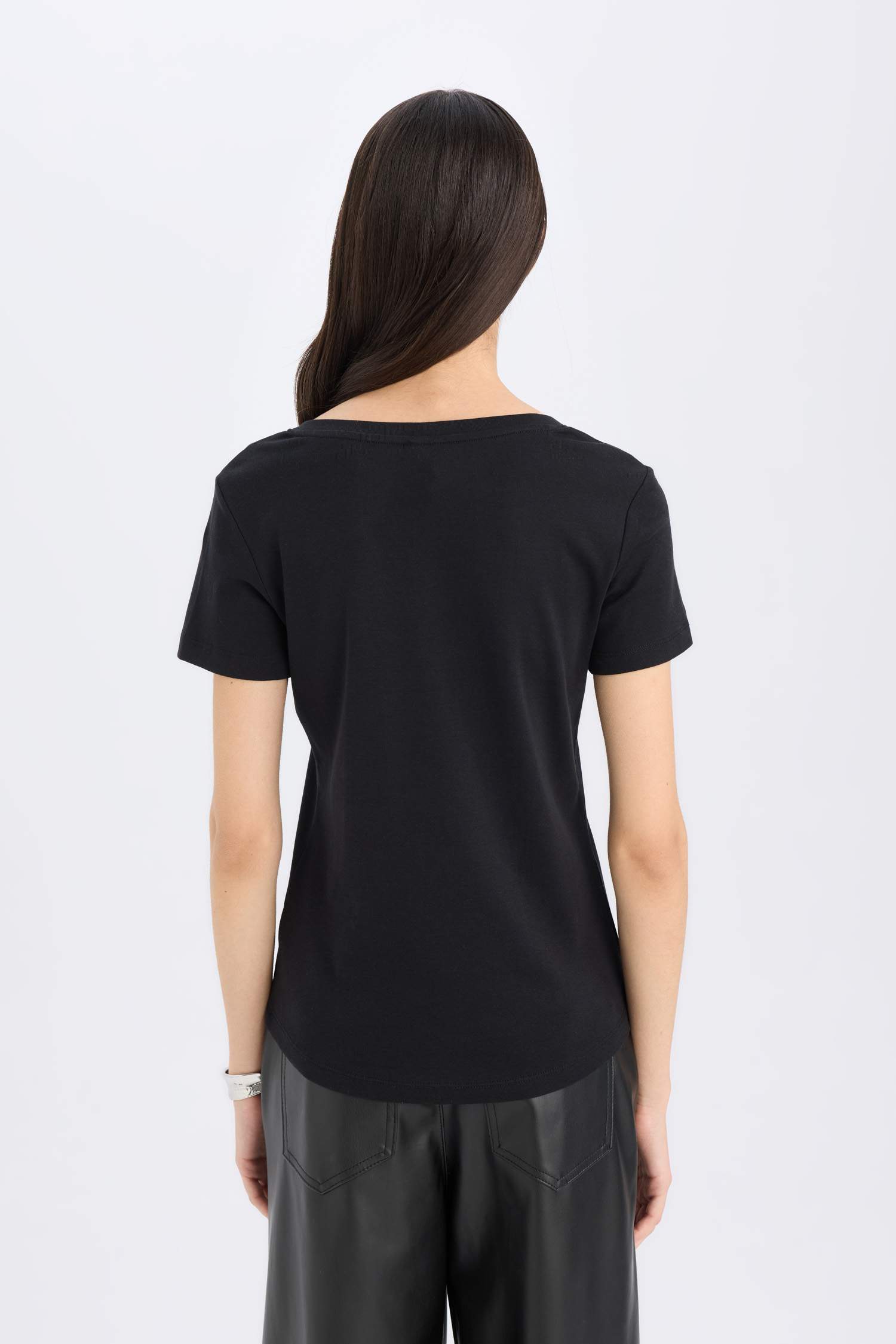 تيشيرت سادة مضلع قصة عادية بياخة V