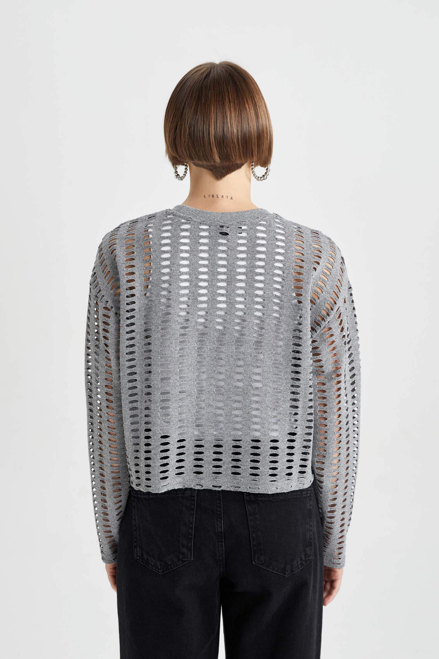 Футболка свободного кроя с круглым вырезом