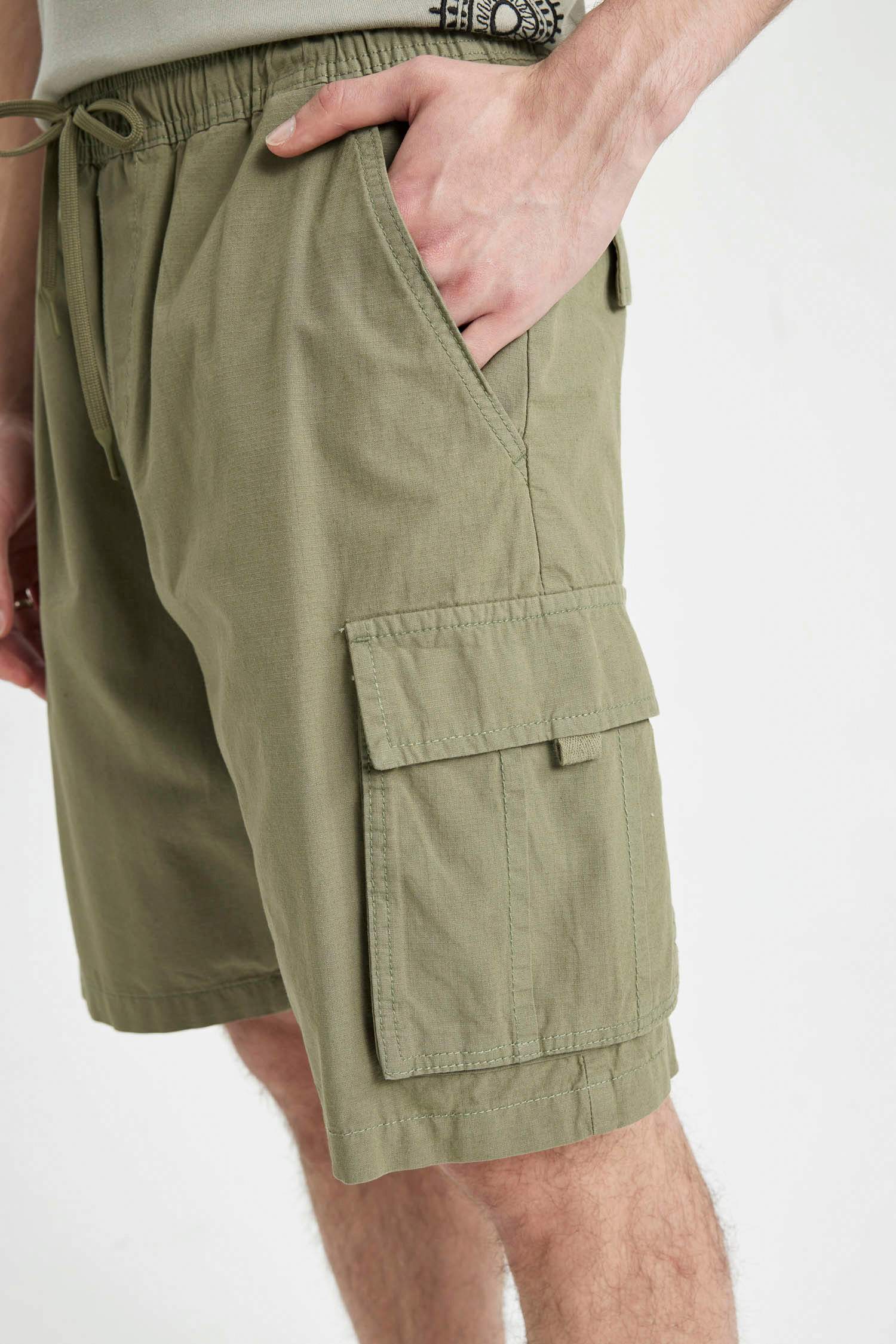 Cargo Fit Gabardine Bermuda