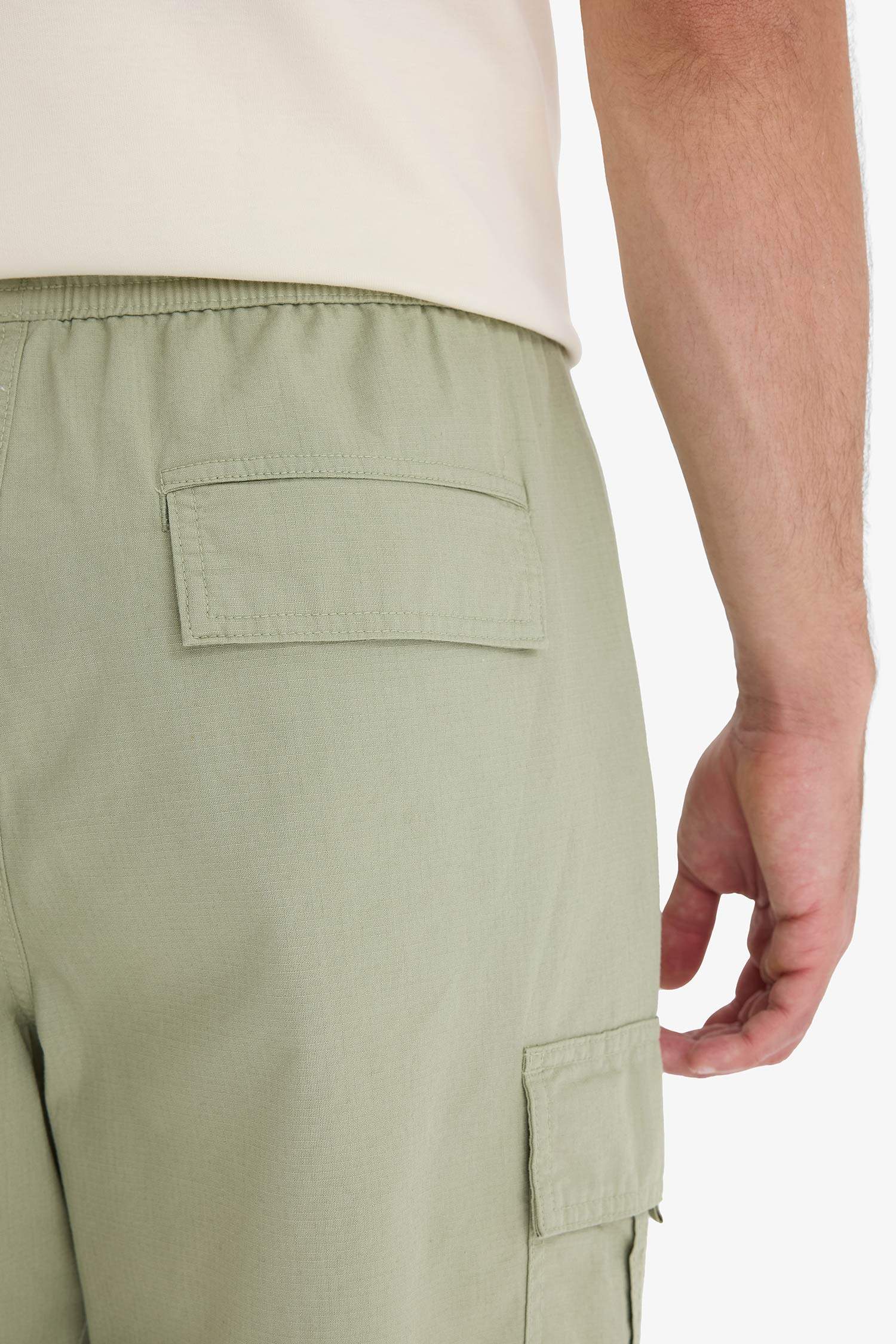 Short Bermuda en coton à coupe décontractée