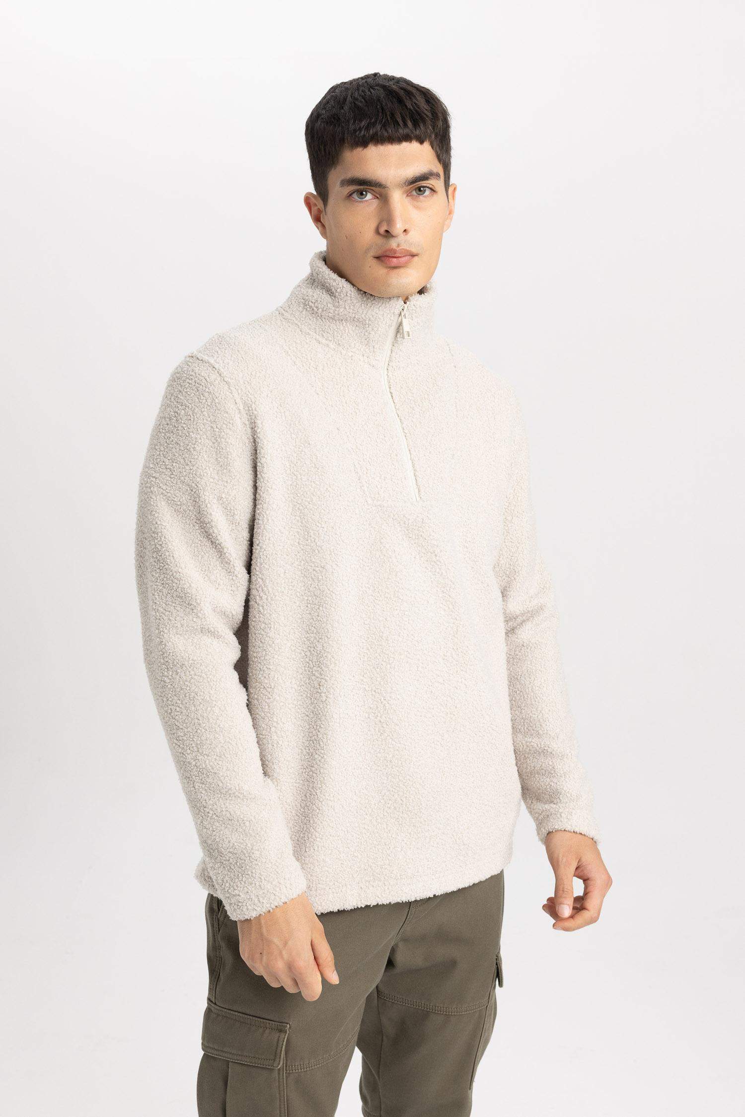 سويت شيرت فرو قصة عادية بياخة عالية