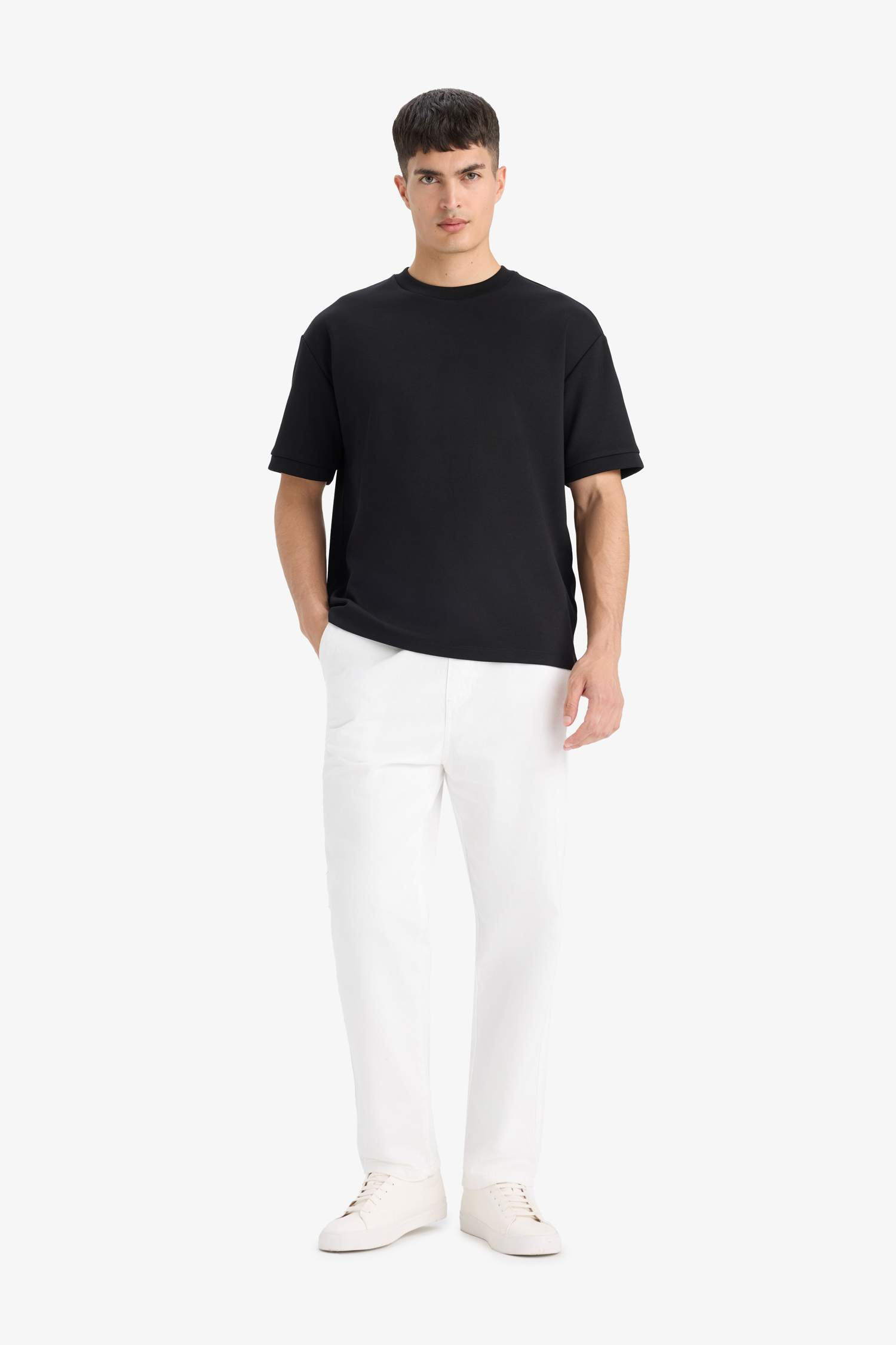 تيشيرت أسود نص كم اوفر سايز ثقيل برقبة مستديرة