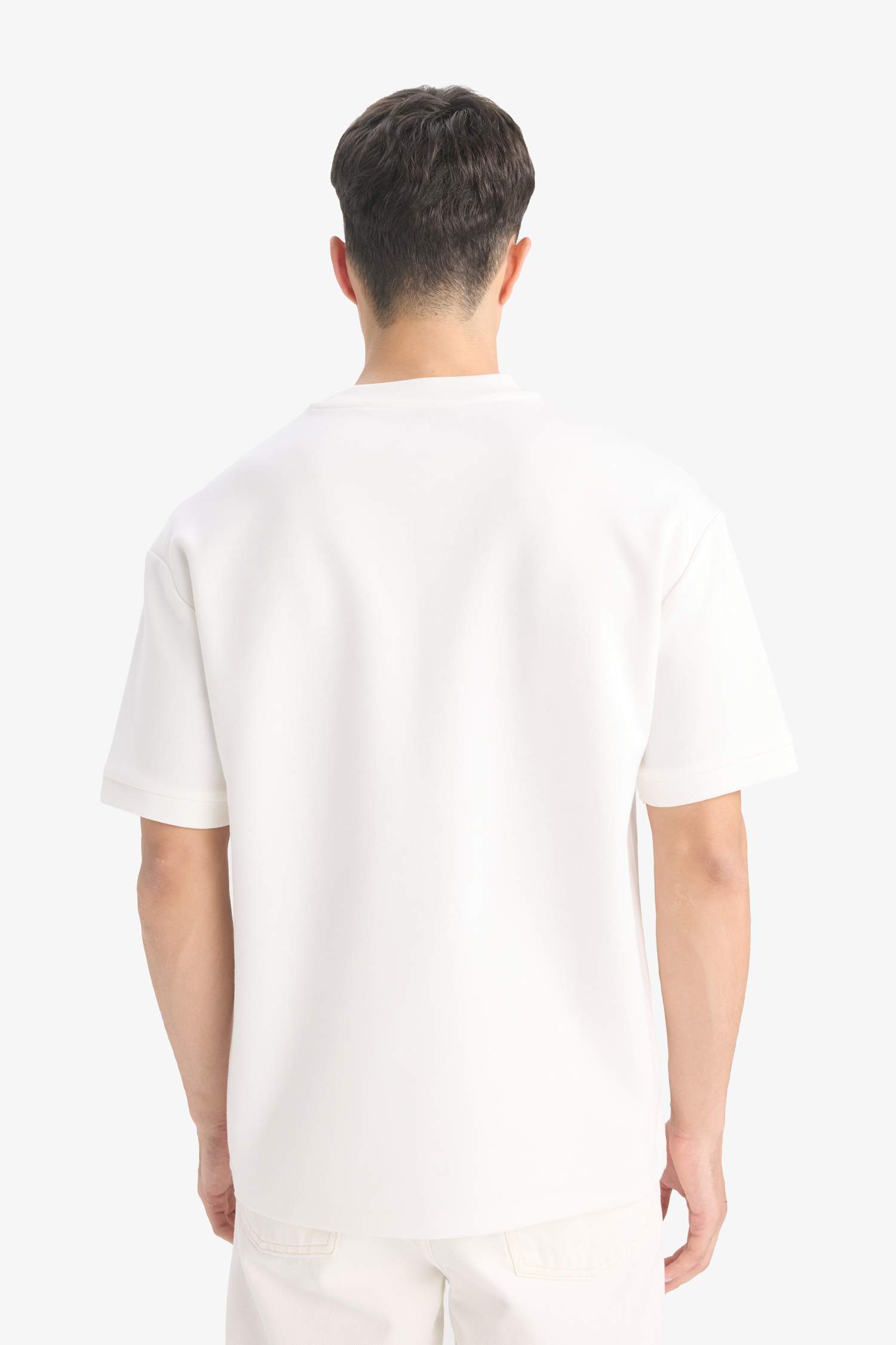 Oversize Geniş Kalıp Bisiklet Yaka Ağır Kumaş Basic Düz Kısa Kollu Beyaz Tişört