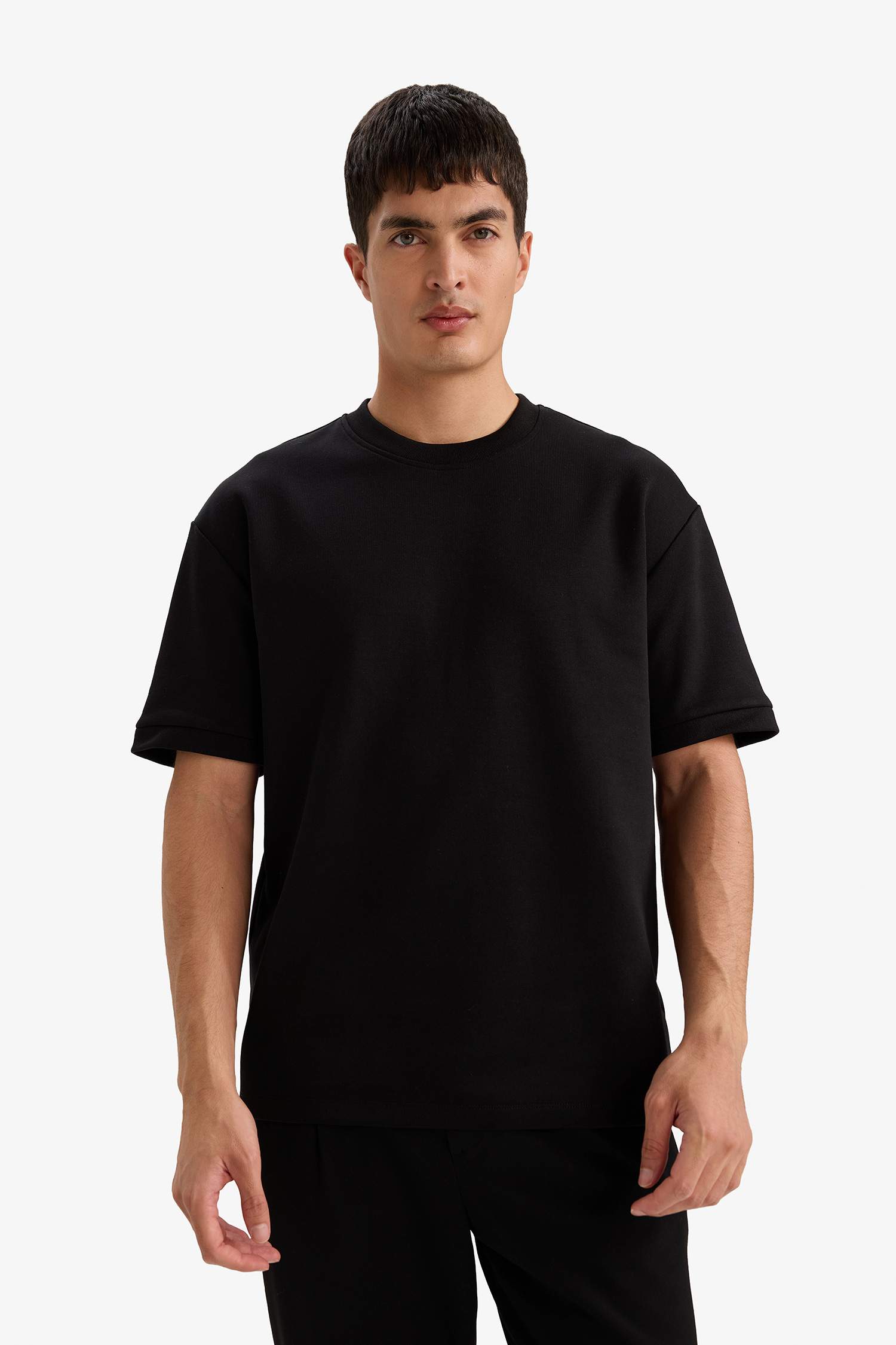 Oversize Geniş Kalıp Bisiklet Yaka Ağır Kumaş Basic Düz Kısa Kollu Siyah Tişört
