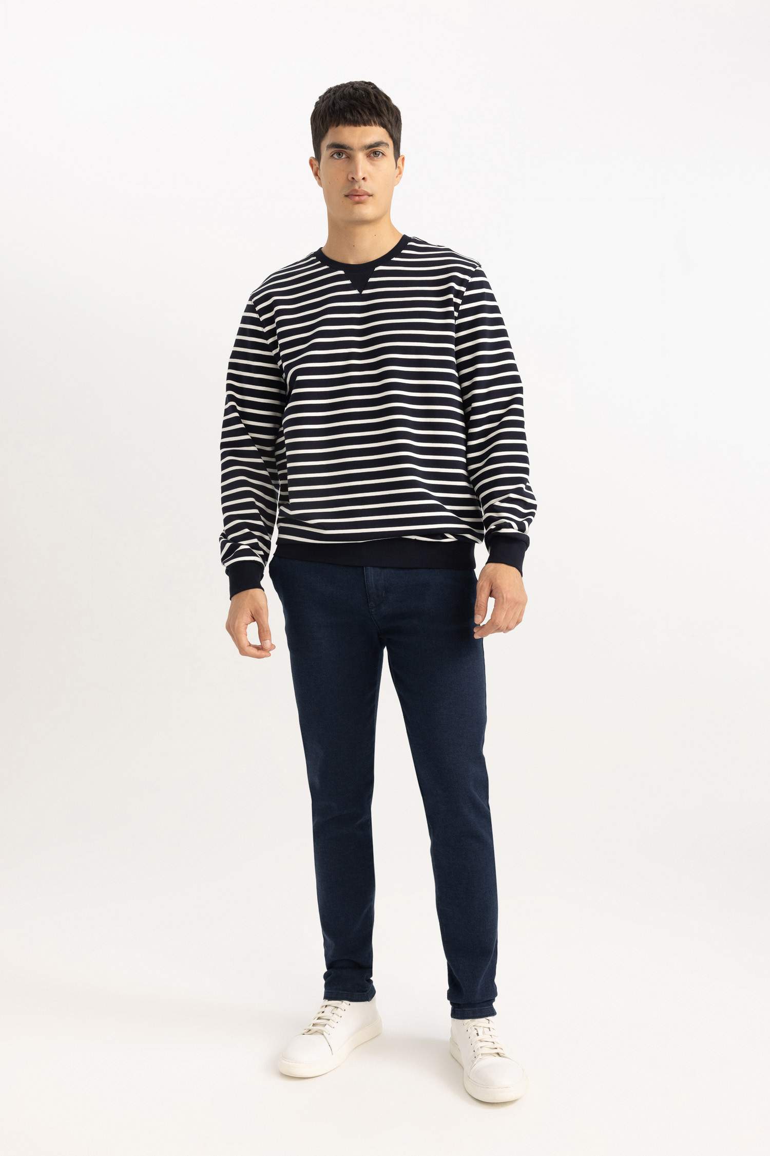 заманауи пішім дөңгелек жаға Свитер