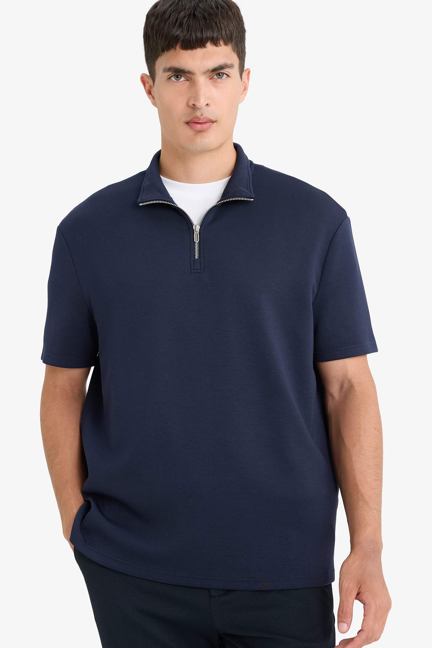 تيشيرت نص ردن قصة عادية بياخة عالية بسحاب