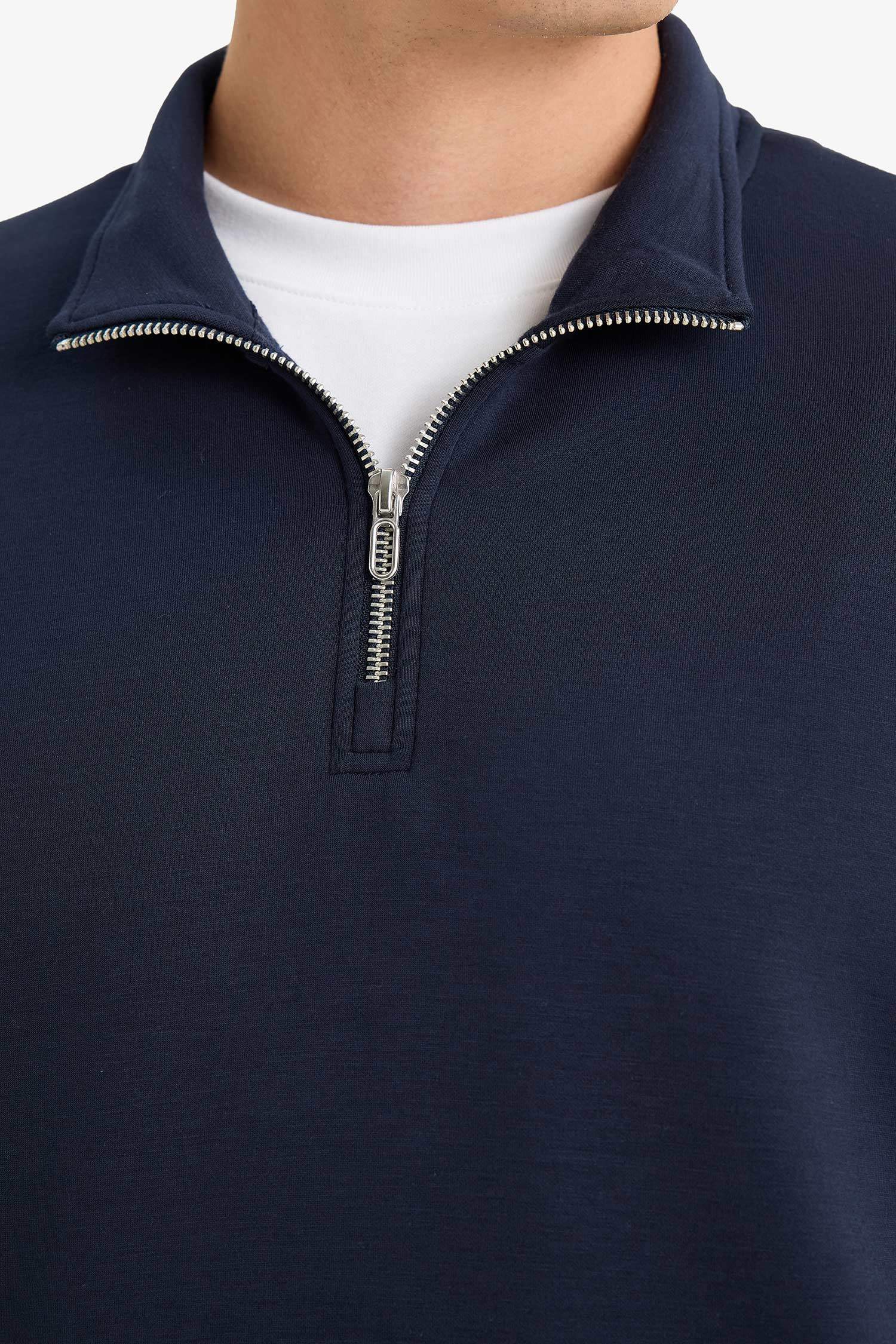 تيشيرت نص ردن قصة عادية بياخة عالية بسحاب