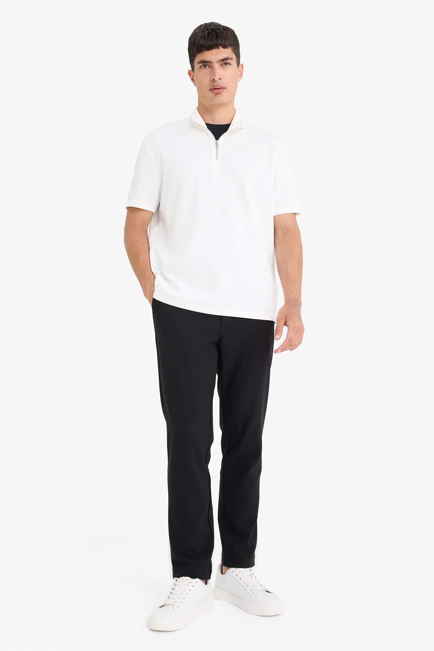 Regular Fit Dik Yaka Yarım Fermuarlı Modal Karışımlı Ağır Kumaş Kısa Kollu Tişört