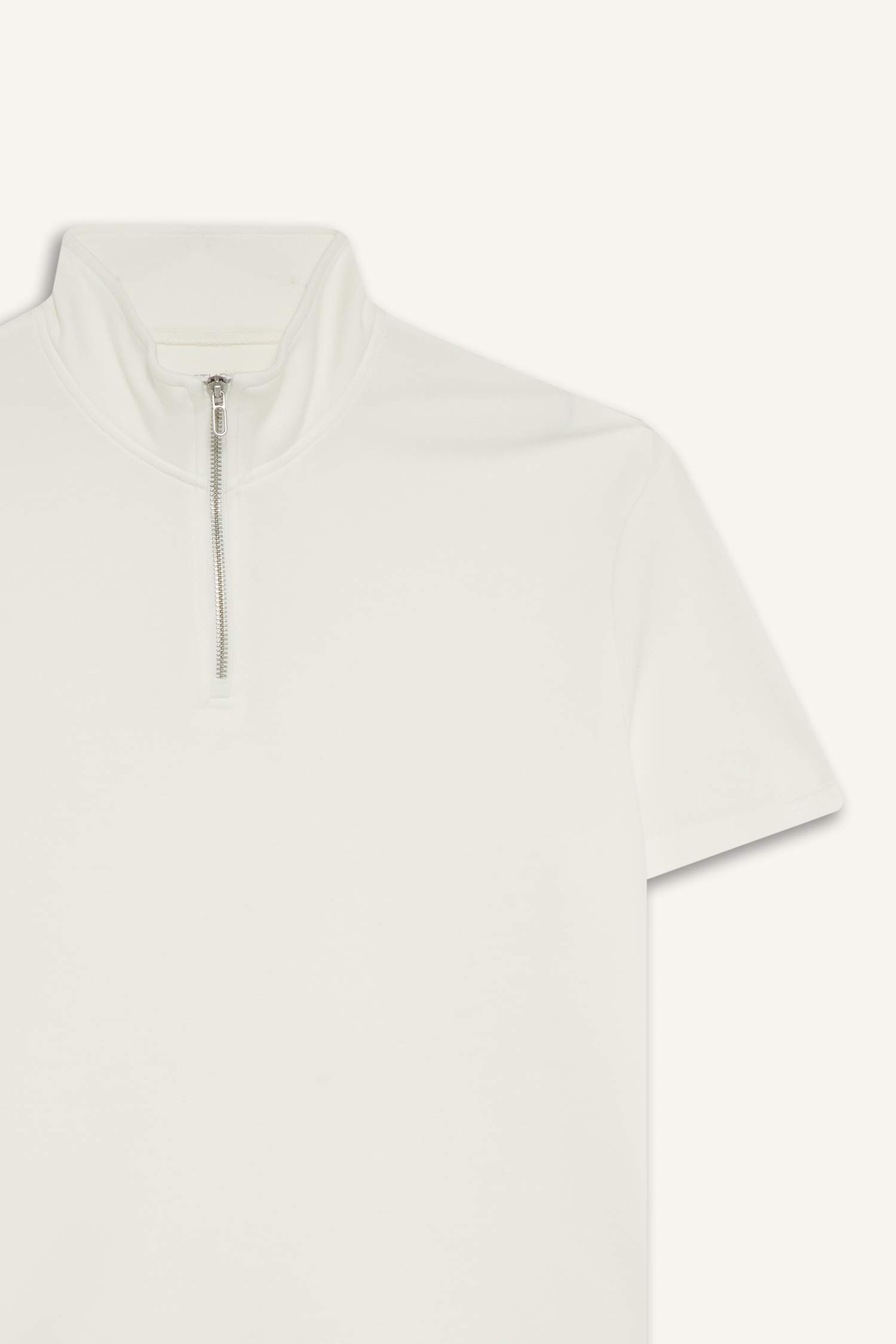 Regular Fit Dik Yaka Yarım Fermuarlı Modal Karışımlı Ağır Kumaş Kısa Kollu Tişört