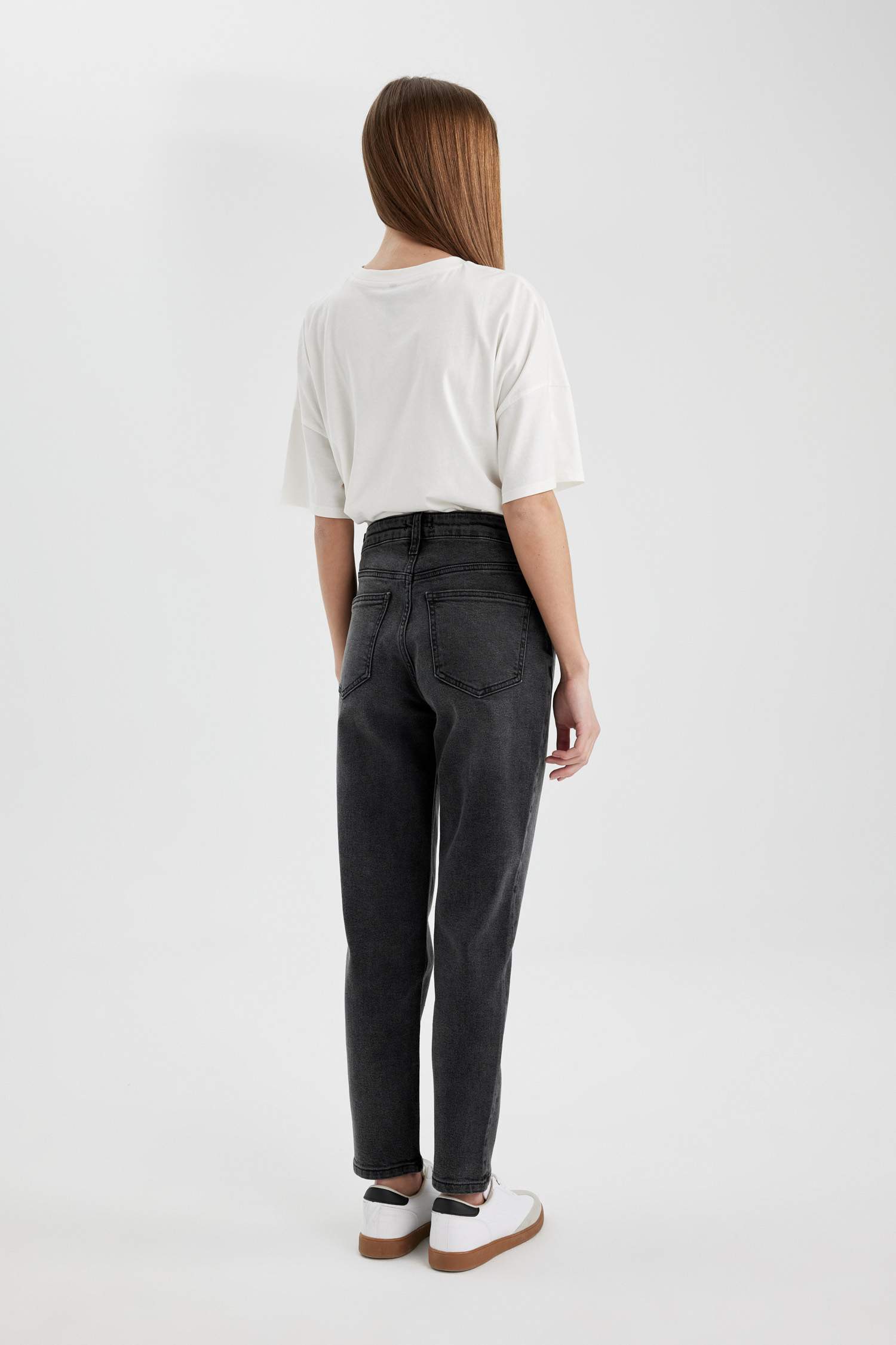 Comfort Mom Fit High Waist Relaxed Leg Jeans