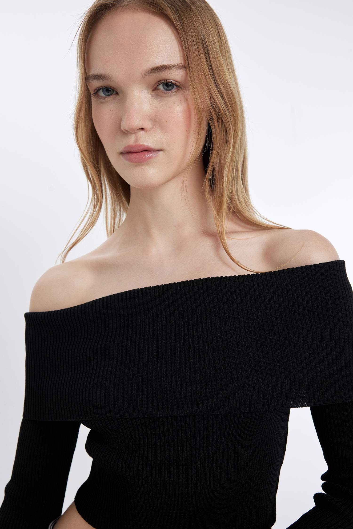 Slim Fit Dar Kesim Açık Omuz Basic Düz Triko Kazak