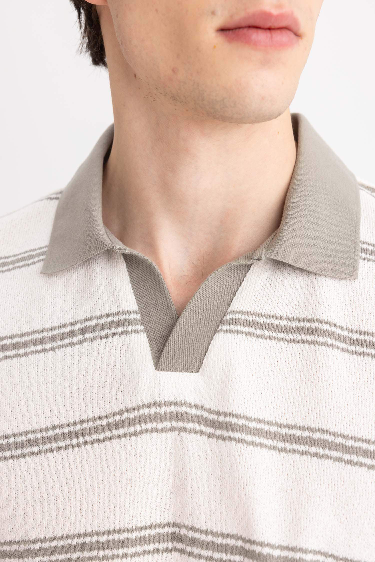 تيشيرت بولو كريب قصة عادية