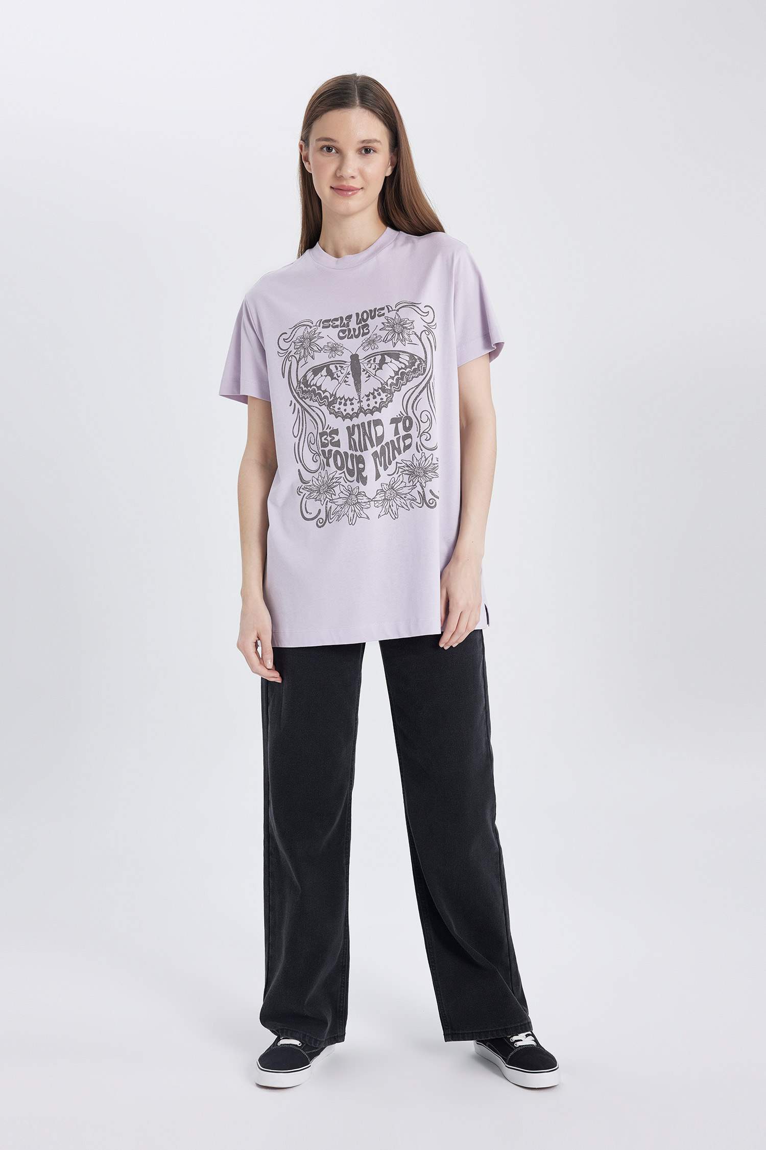 تي شيرت طويل نص كم قصة عادية مطبوع