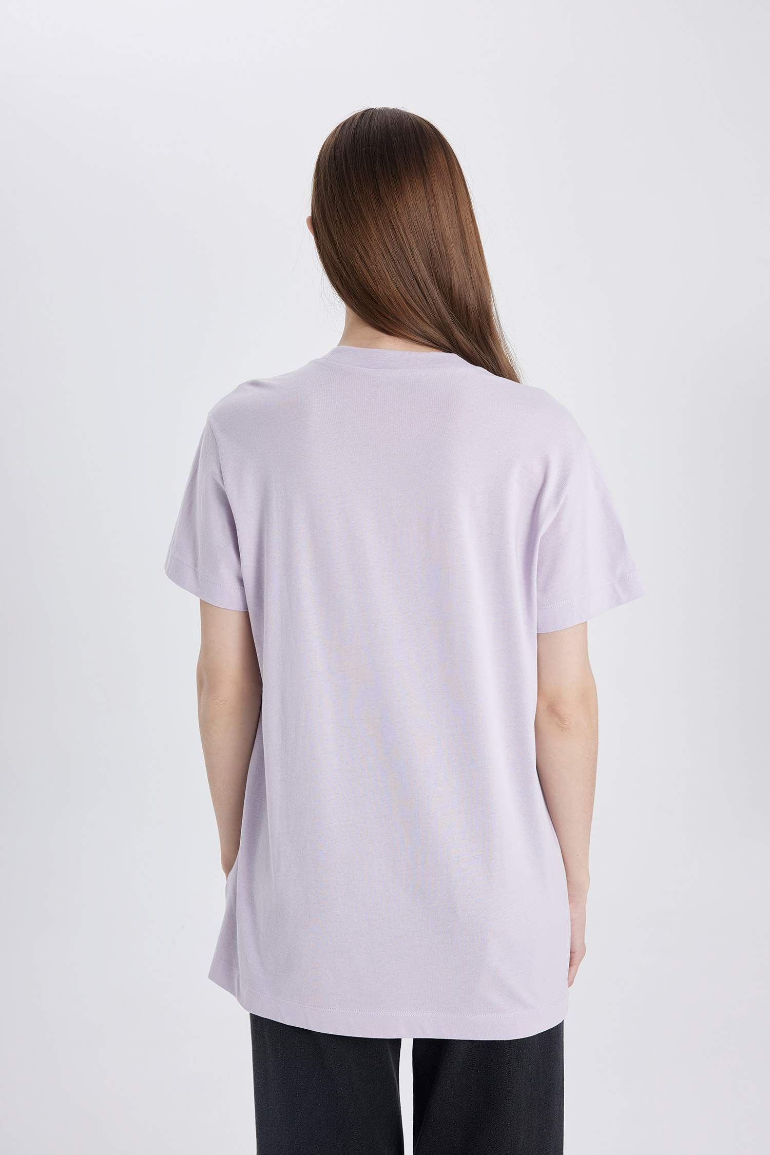 تي شيرت طويل نص كم قصة عادية مطبوع