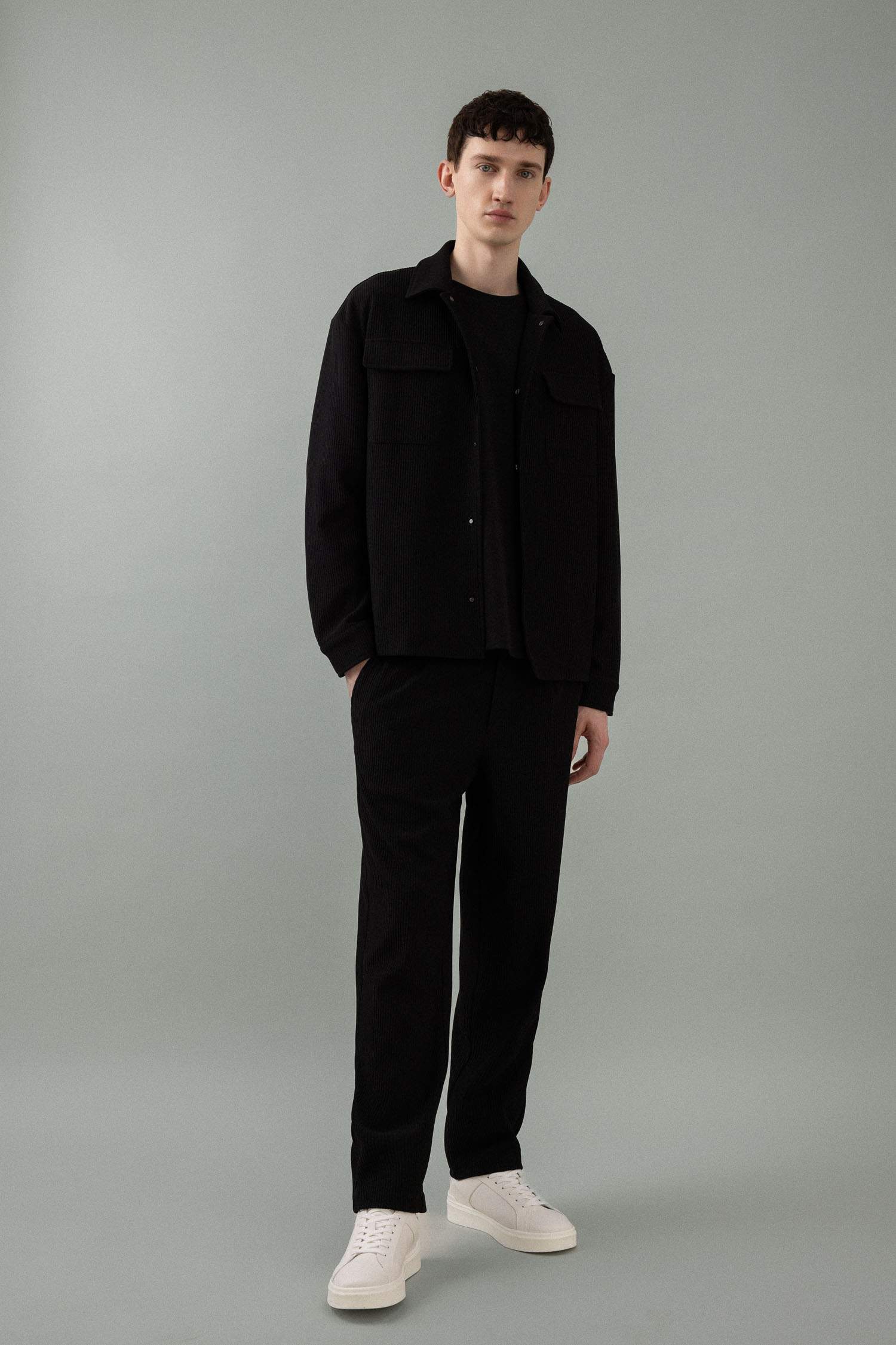 بنطلون بقصة مستقيمة مرن