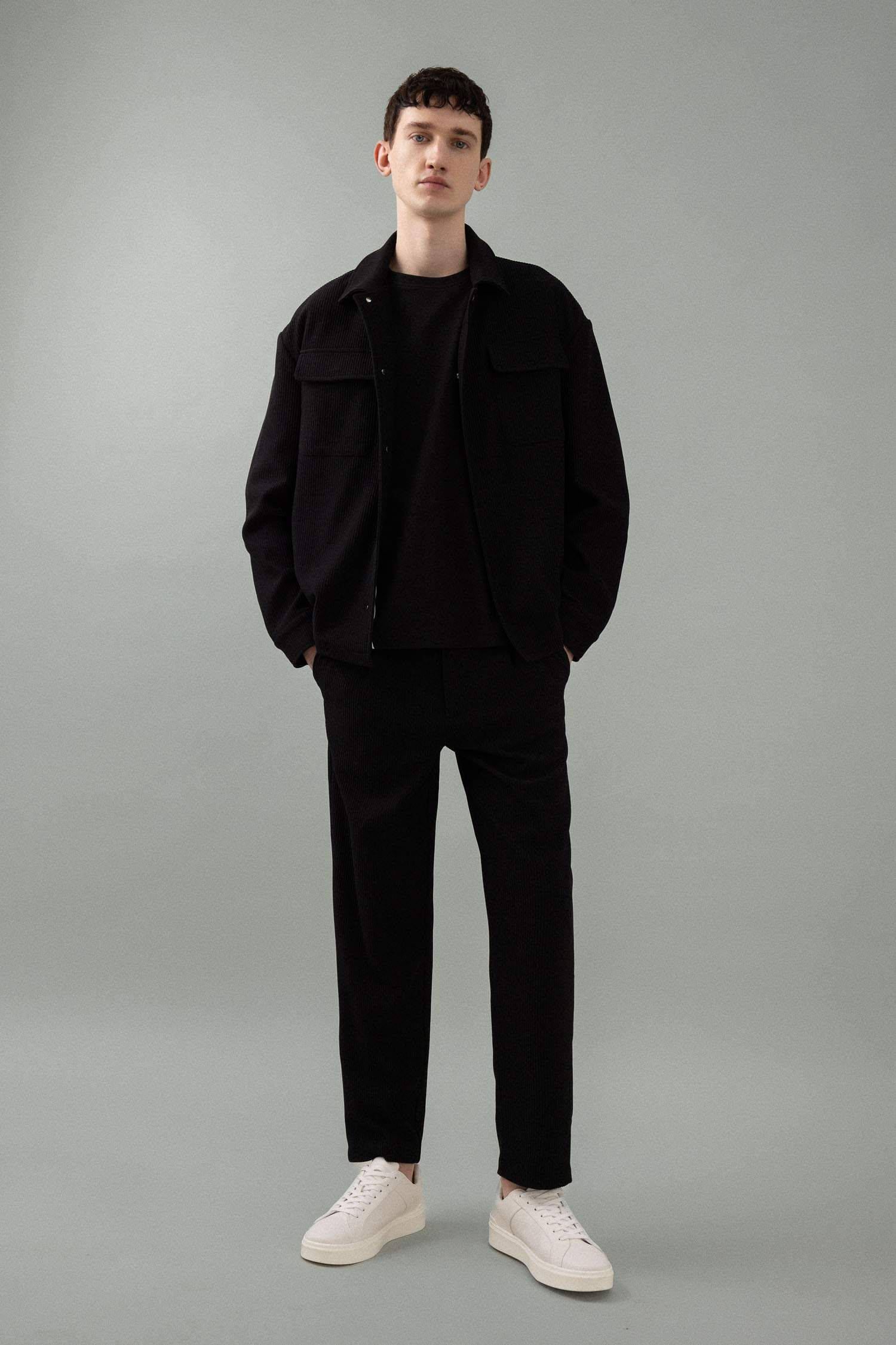 بنطلون بقصة مستقيمة مرن