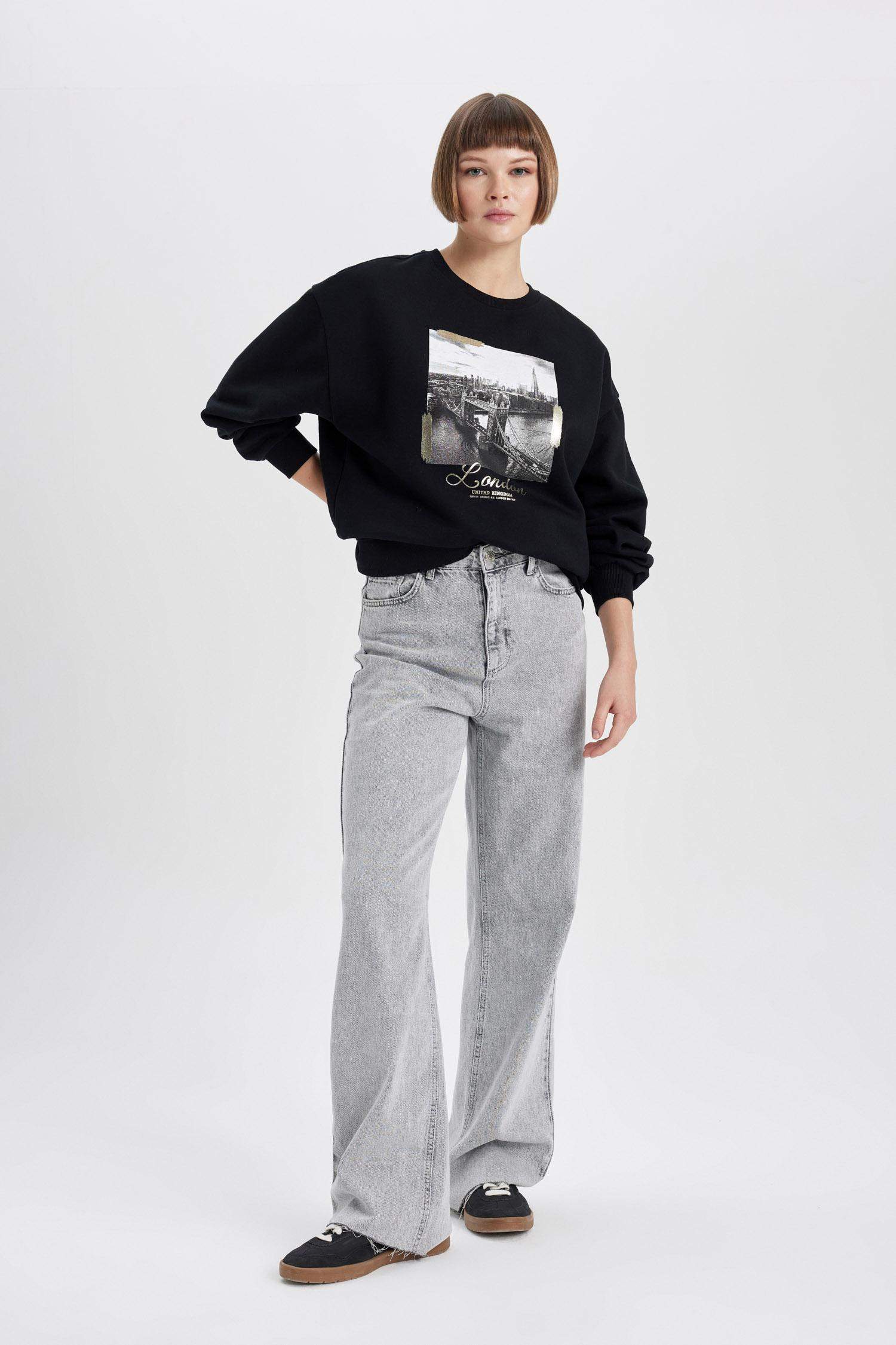 Oversize Fit Crew Neck Printed Thick Sweatshirt