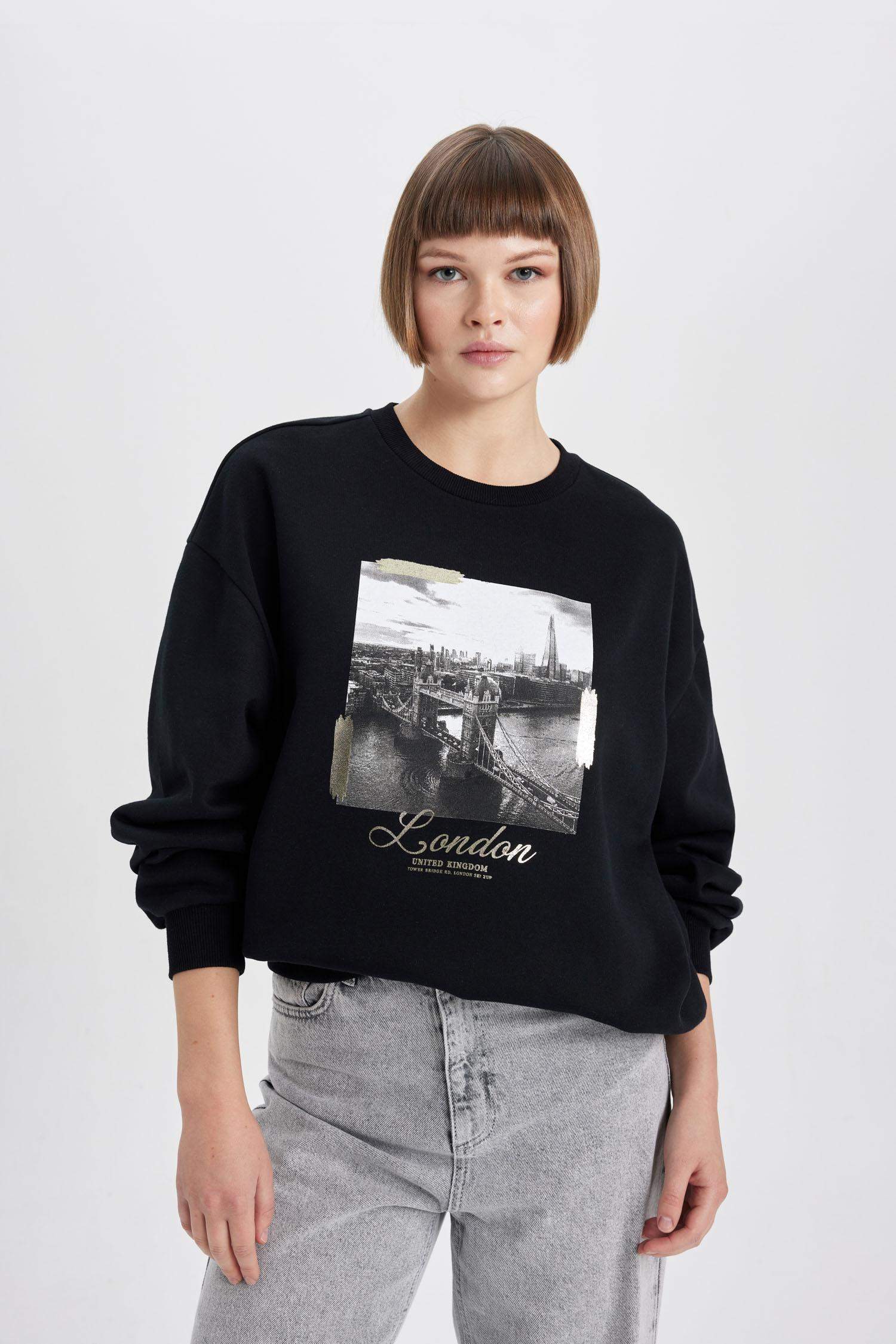 Oversize Fit Crew Neck Printed Thick Sweatshirt