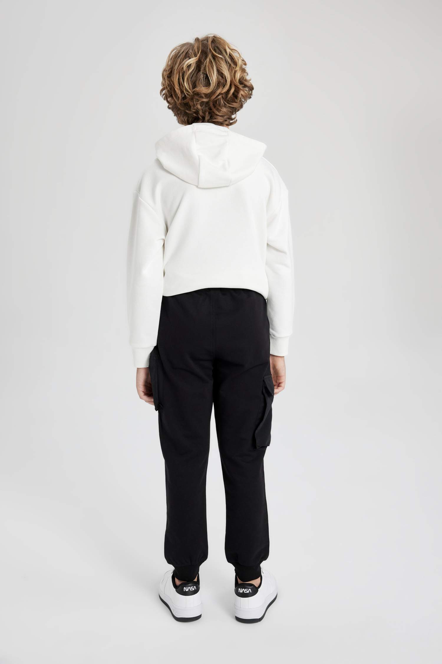 بنطلون بجامة رياضي ولادي قصة عادية