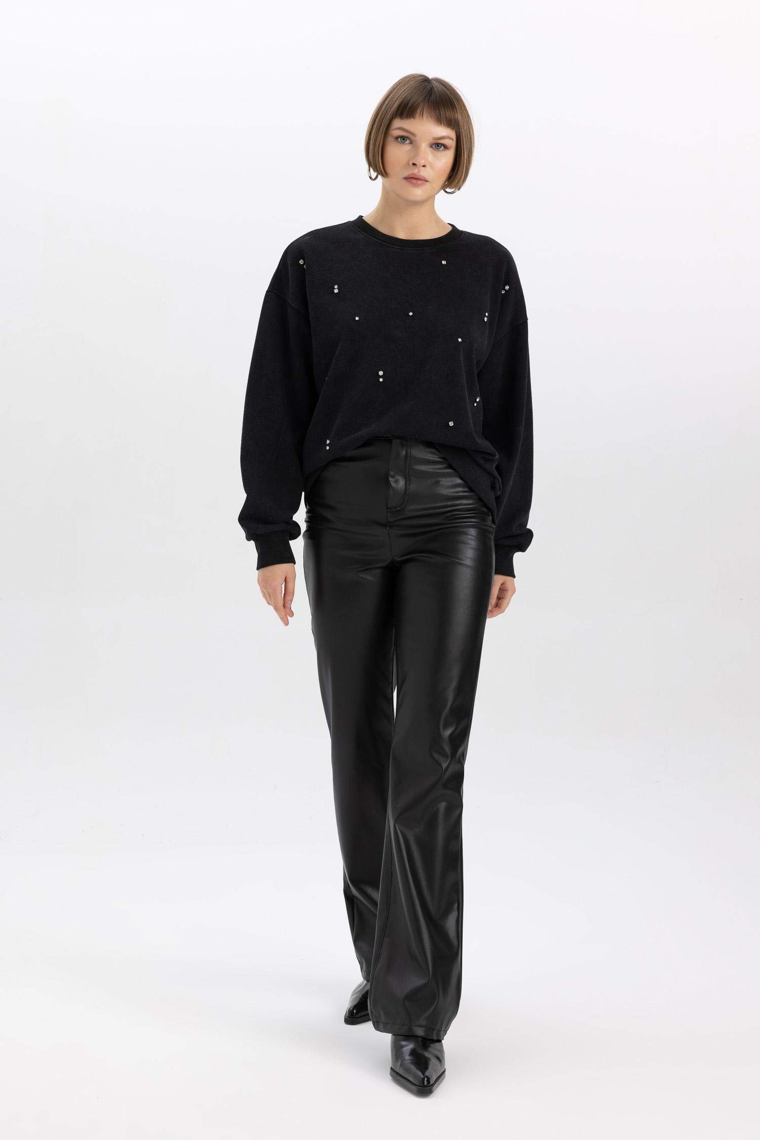 Relax Fit Crew Neck Stoned Thick Black Sweatshirt