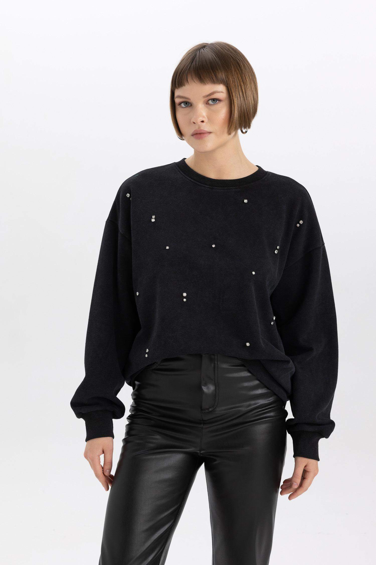 Relax Fit Crew Neck Stoned Thick Black Sweatshirt