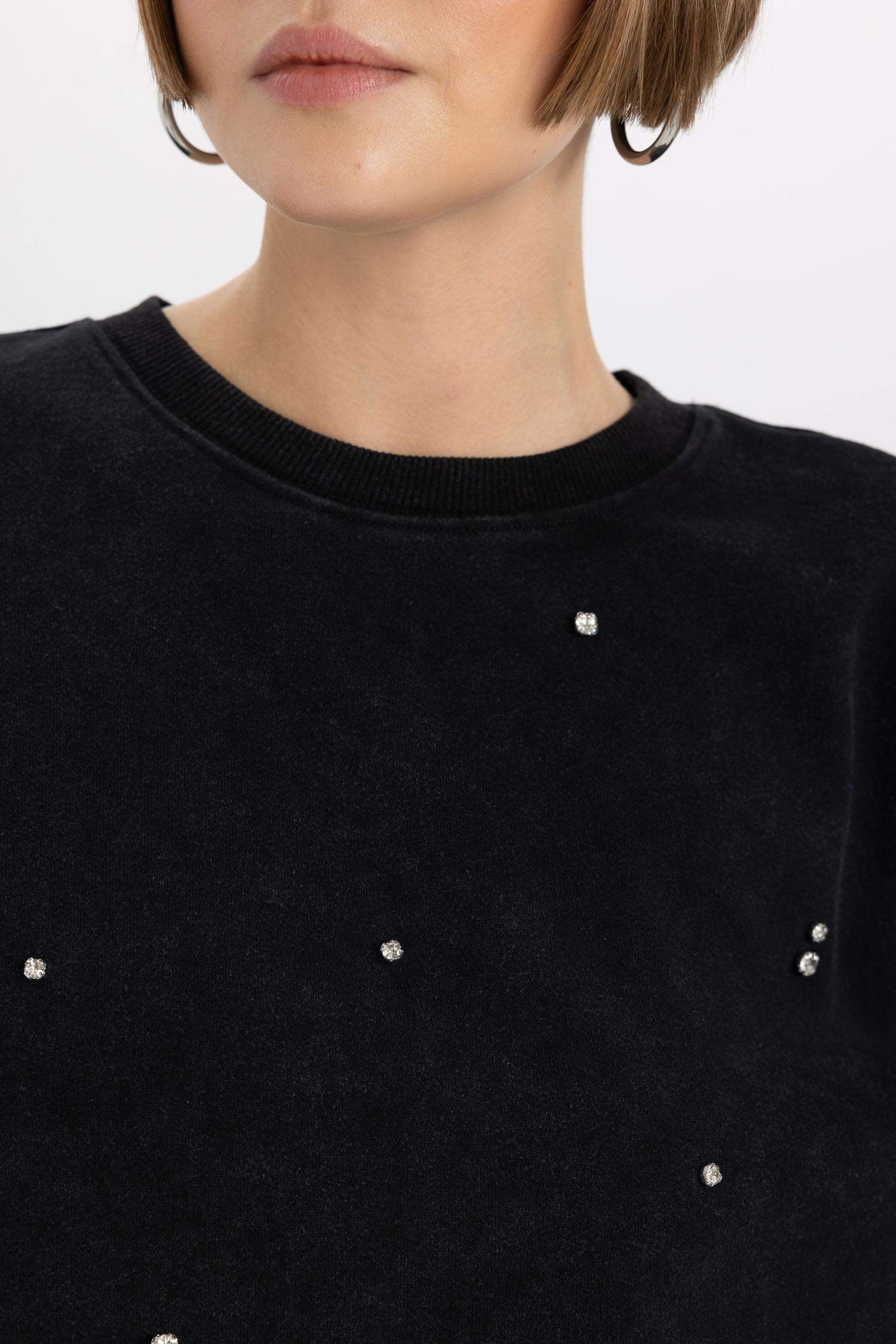 Relax Fit Crew Neck Stoned Thick Black Sweatshirt