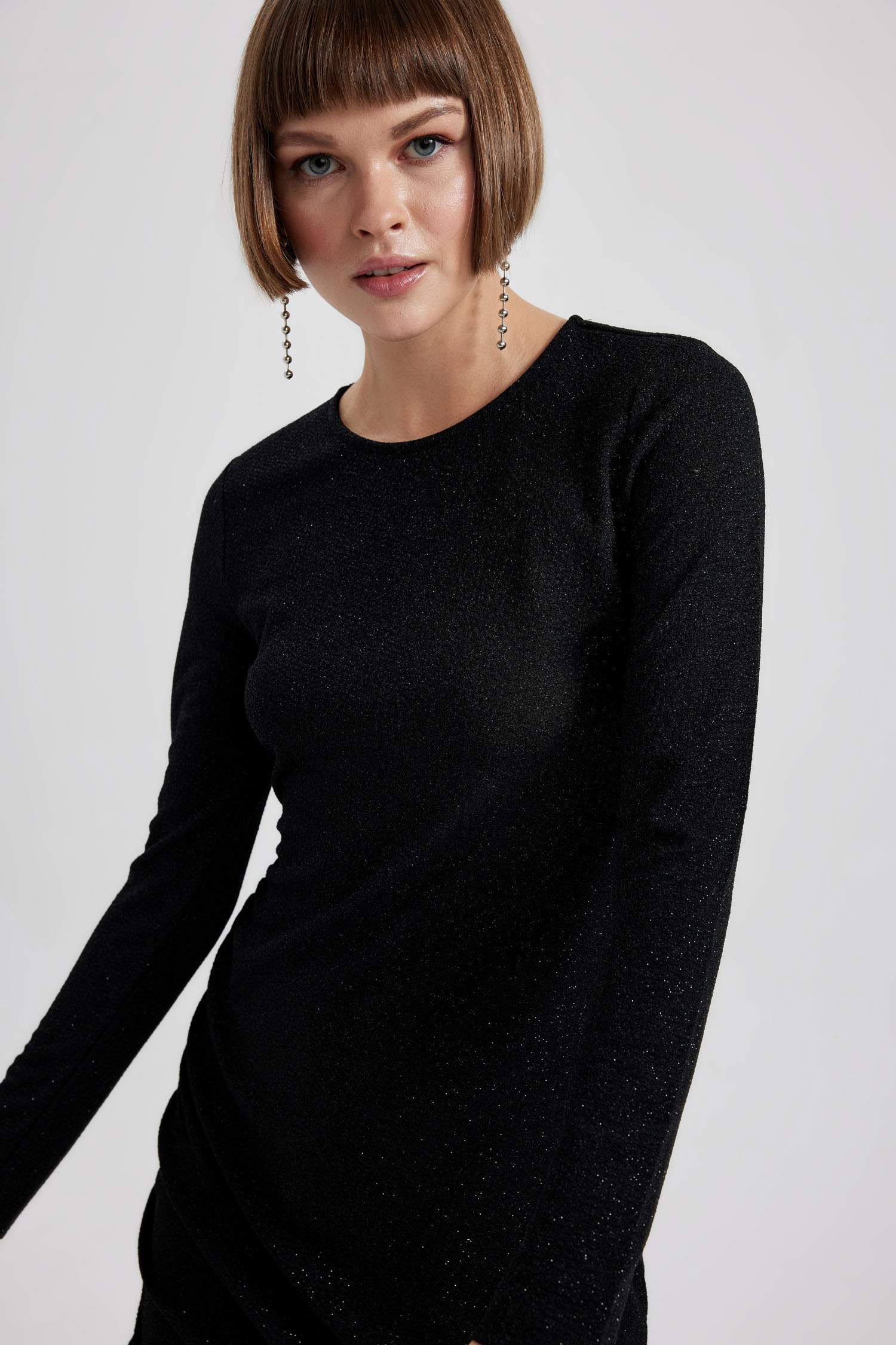 Платье мини с длинным рукавом