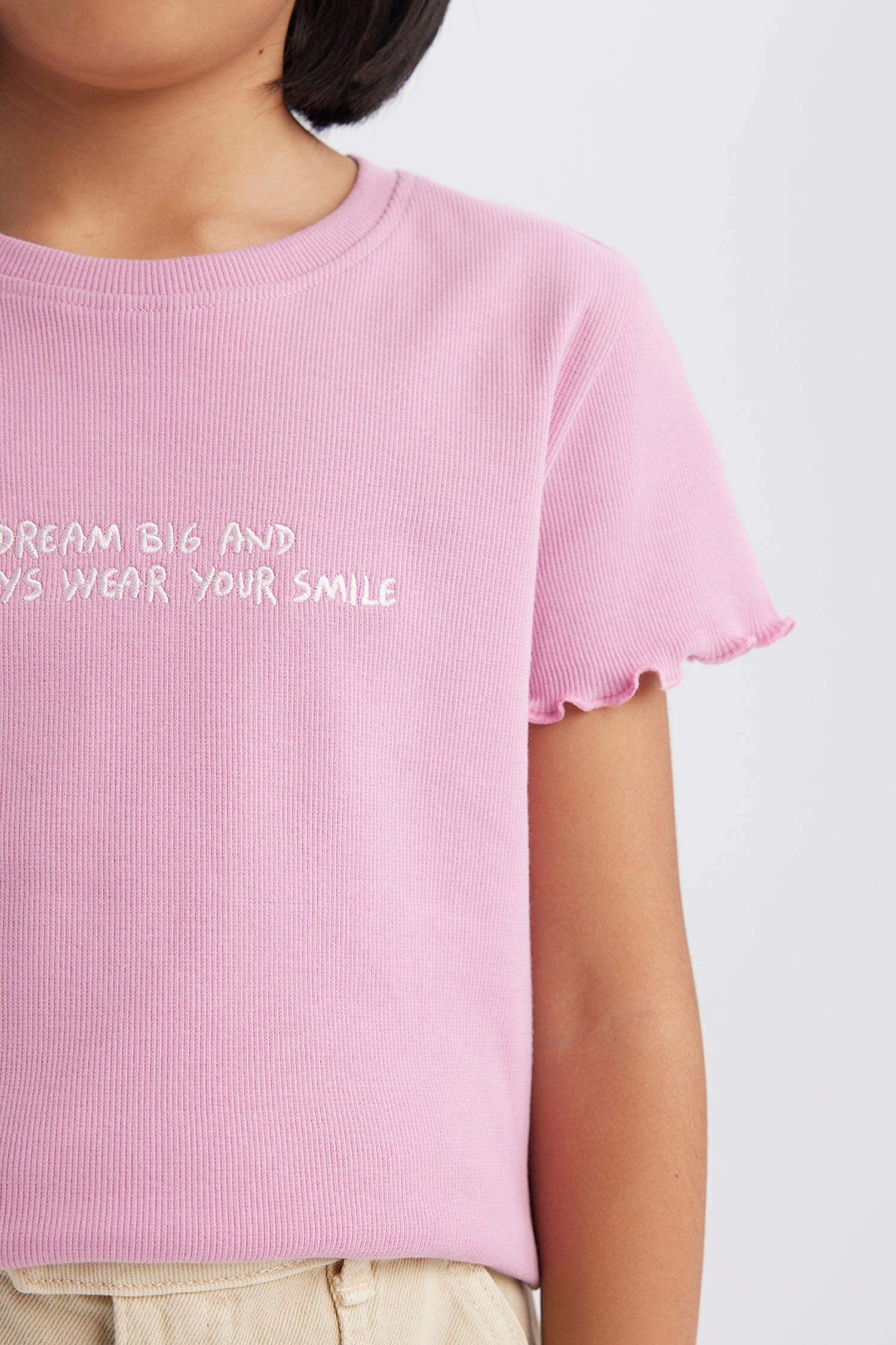 Қыздарға дөңгелек жаға минималл слоган қысқа жеңді Қысқа жеңді футболка