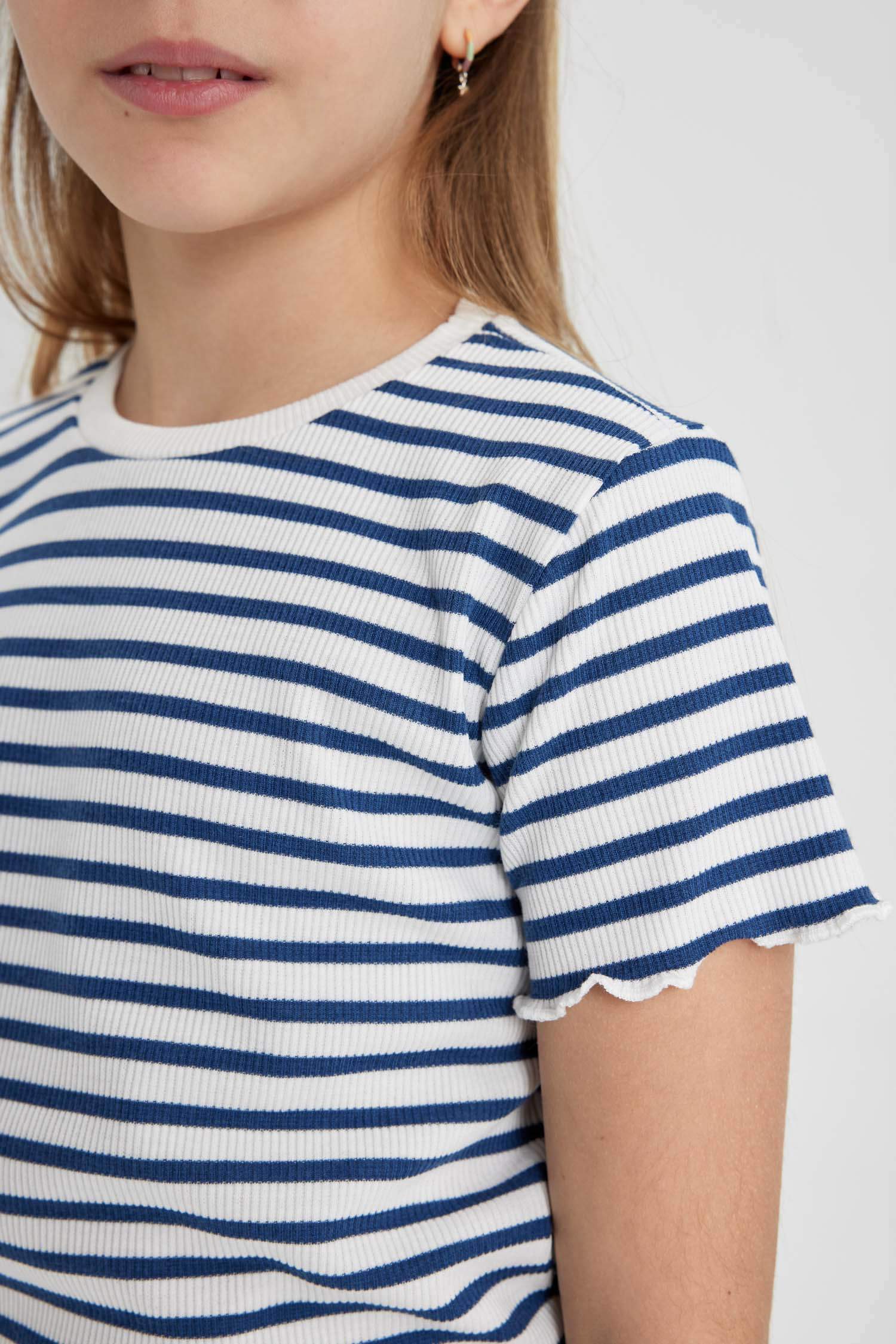 Girl Slim Fit Striped Ribbed Camisole T-Shirt