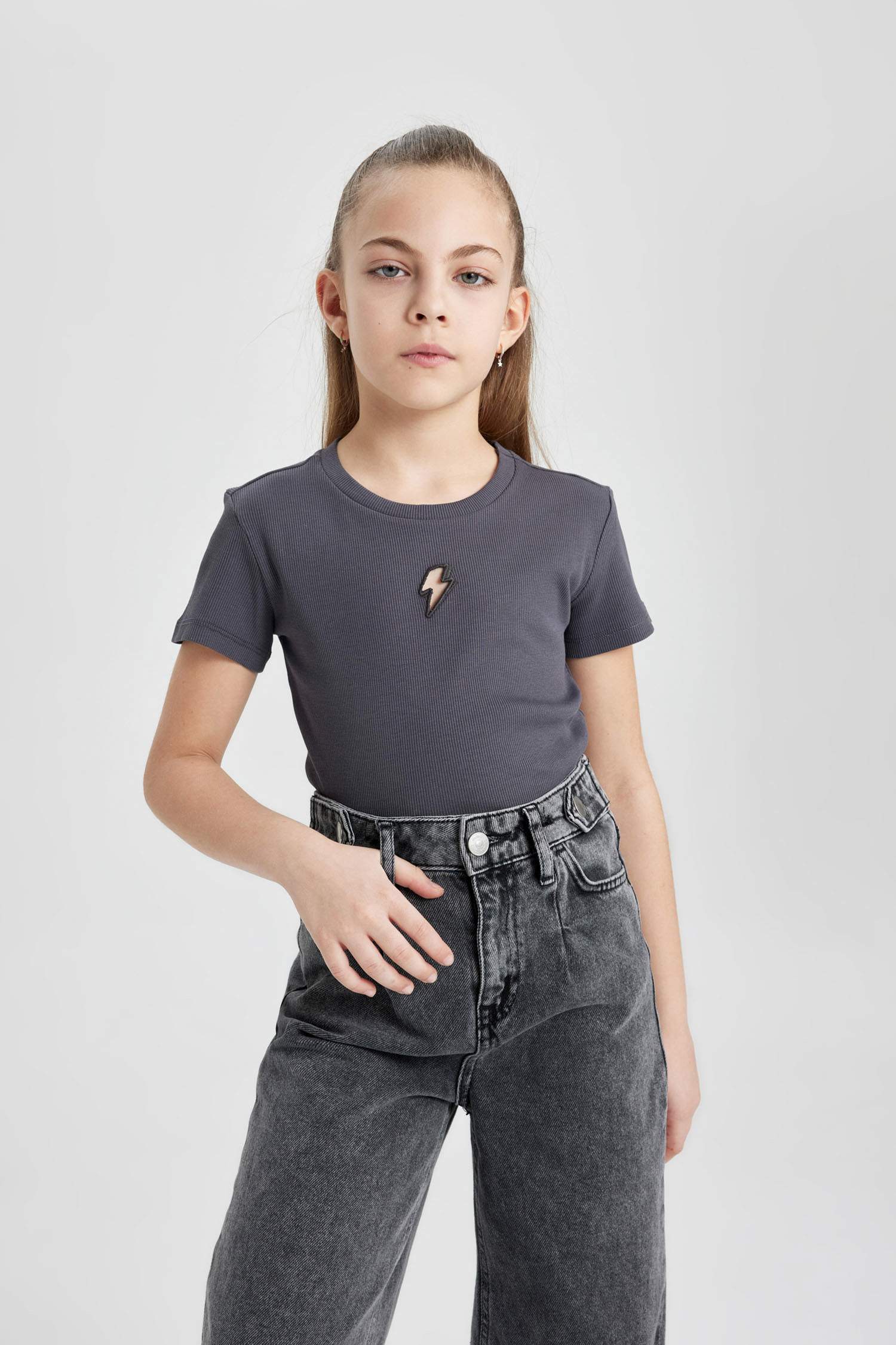 Kız Çocuk Slim Fit Dar Kesim Bisiklet Yaka Fitilli Kaşkorse Kısa Kollu Tişört