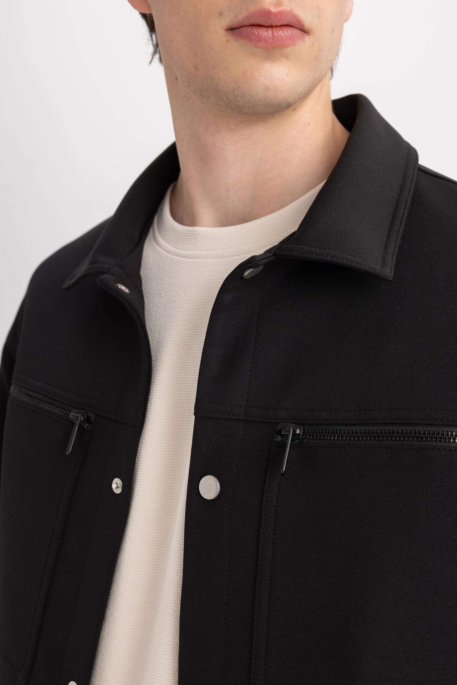 جاكيت خفيف قصة مريحة برقبة بولو