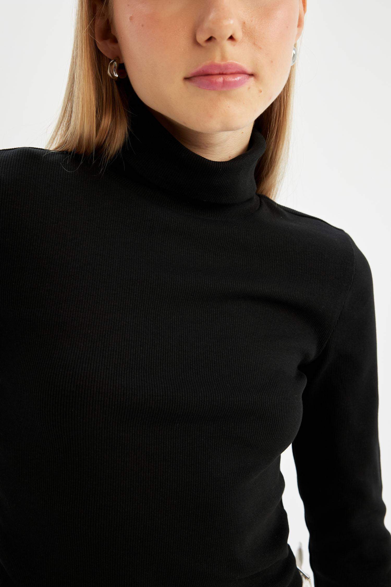 تيشيرت ردن طويل سليم فيت مضلع