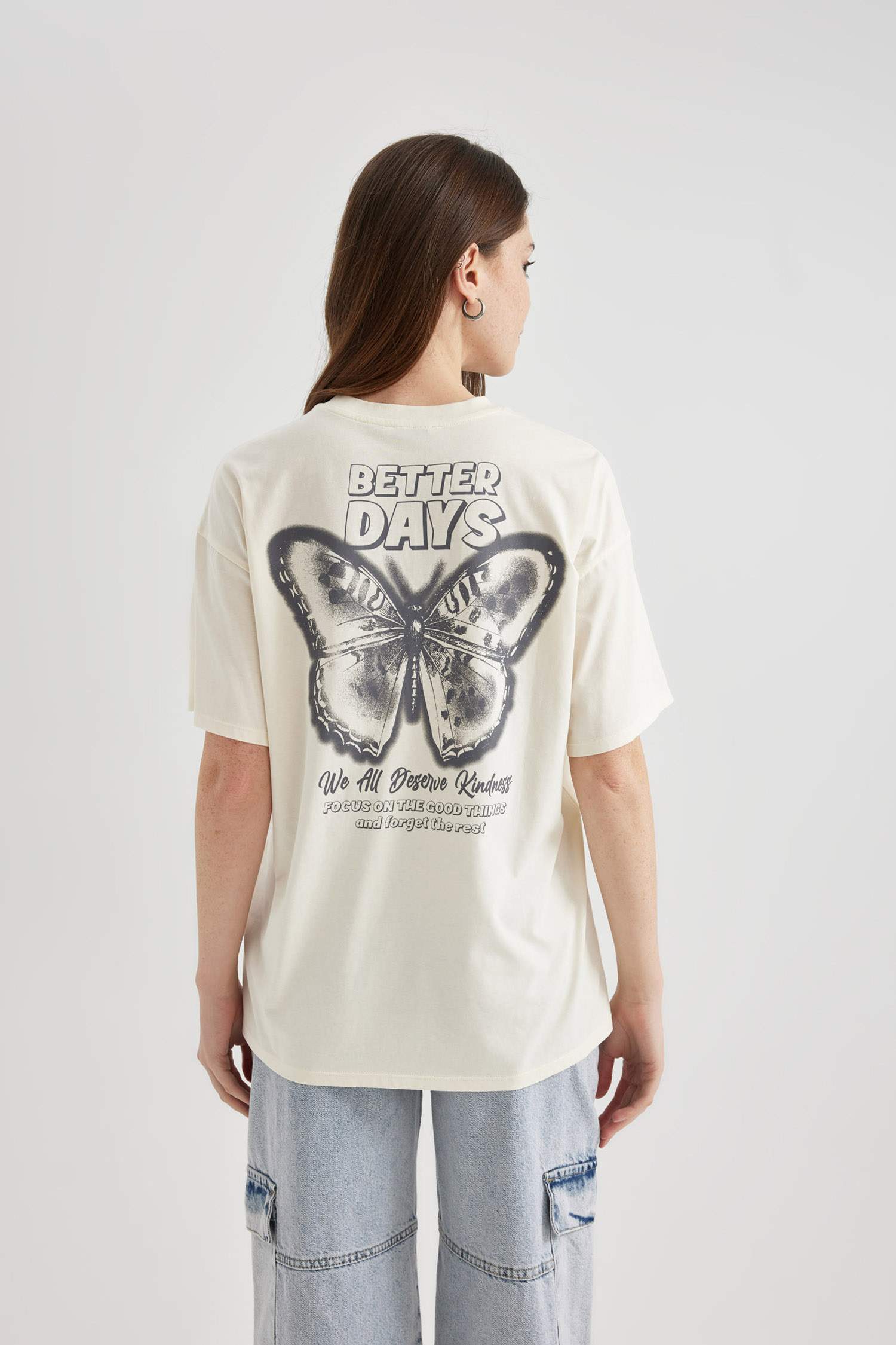 Oversize Geniş Kalıp Bisiklet Yaka Sırt Baskılı Kısa Kollu Tişört