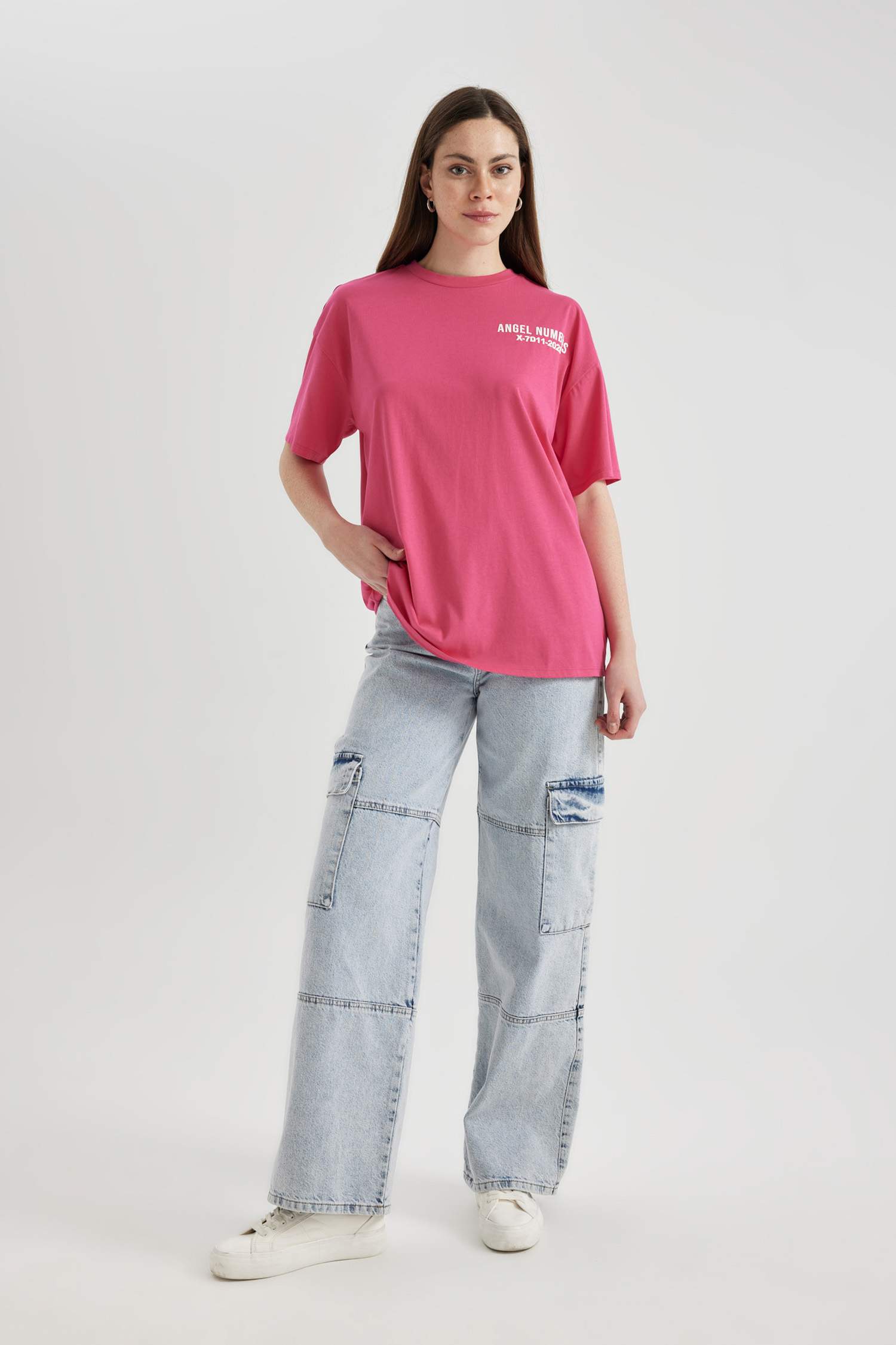 Oversize Geniş Kalıp Bisiklet Yaka Sırt Baskılı Kısa Kollu Tişört