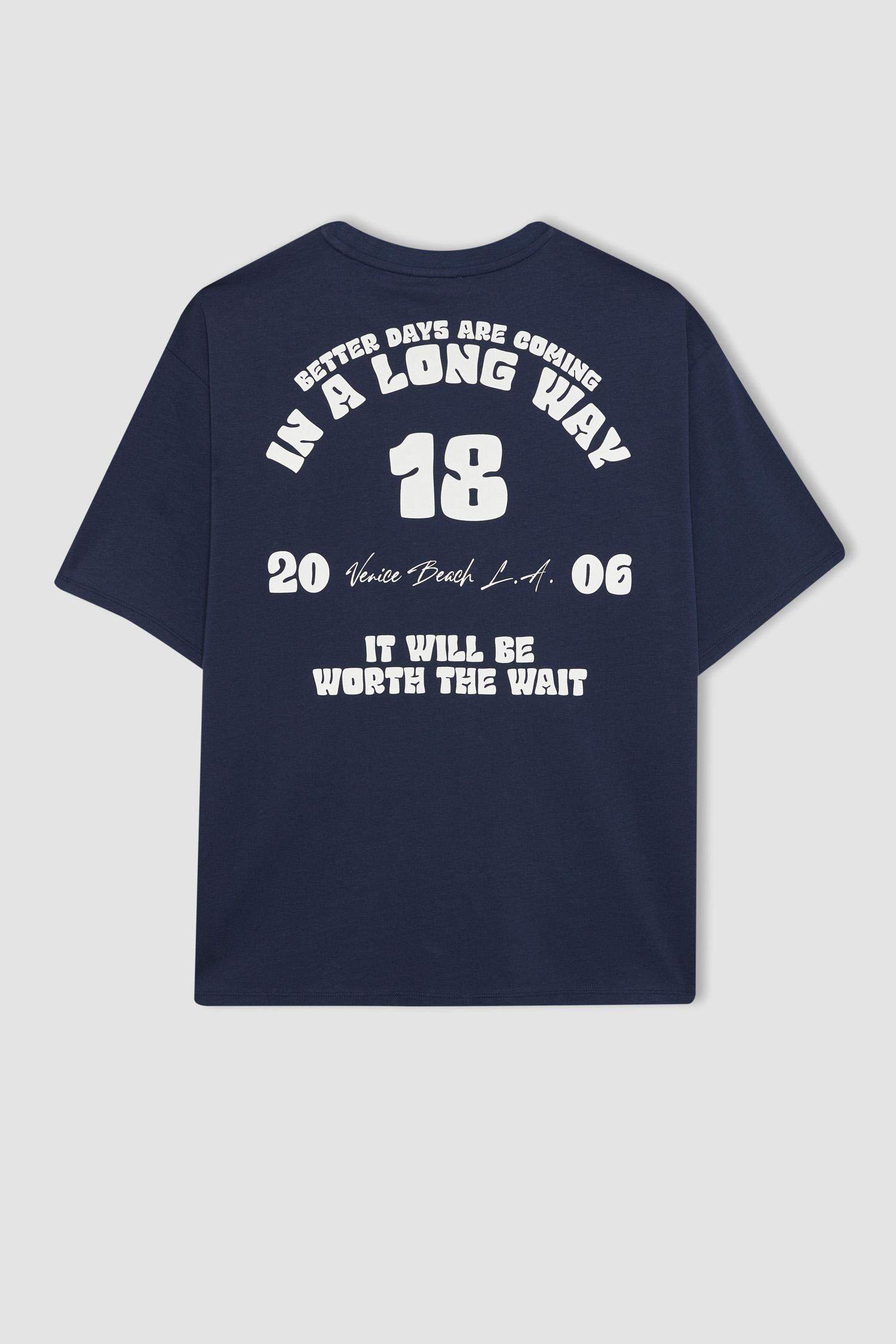 تيشيرت نص كم قصة فضفاضة برقبة مستديرة