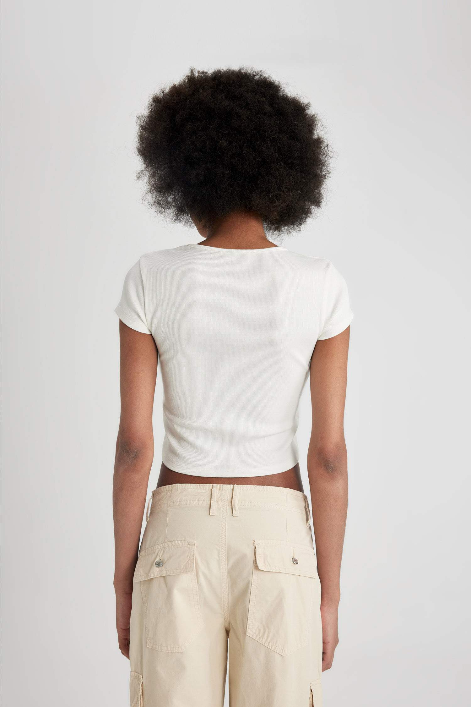 تيشيرت نص كم مطبوع برقبة مستديرة