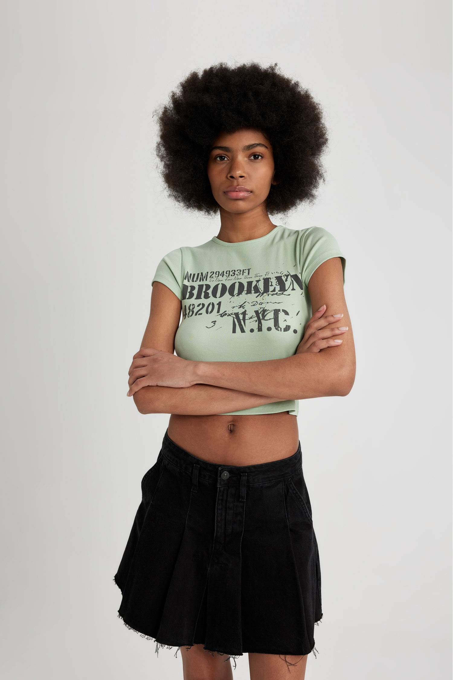 تيشيرت نص ردن مطبوع بياخة مستديرة