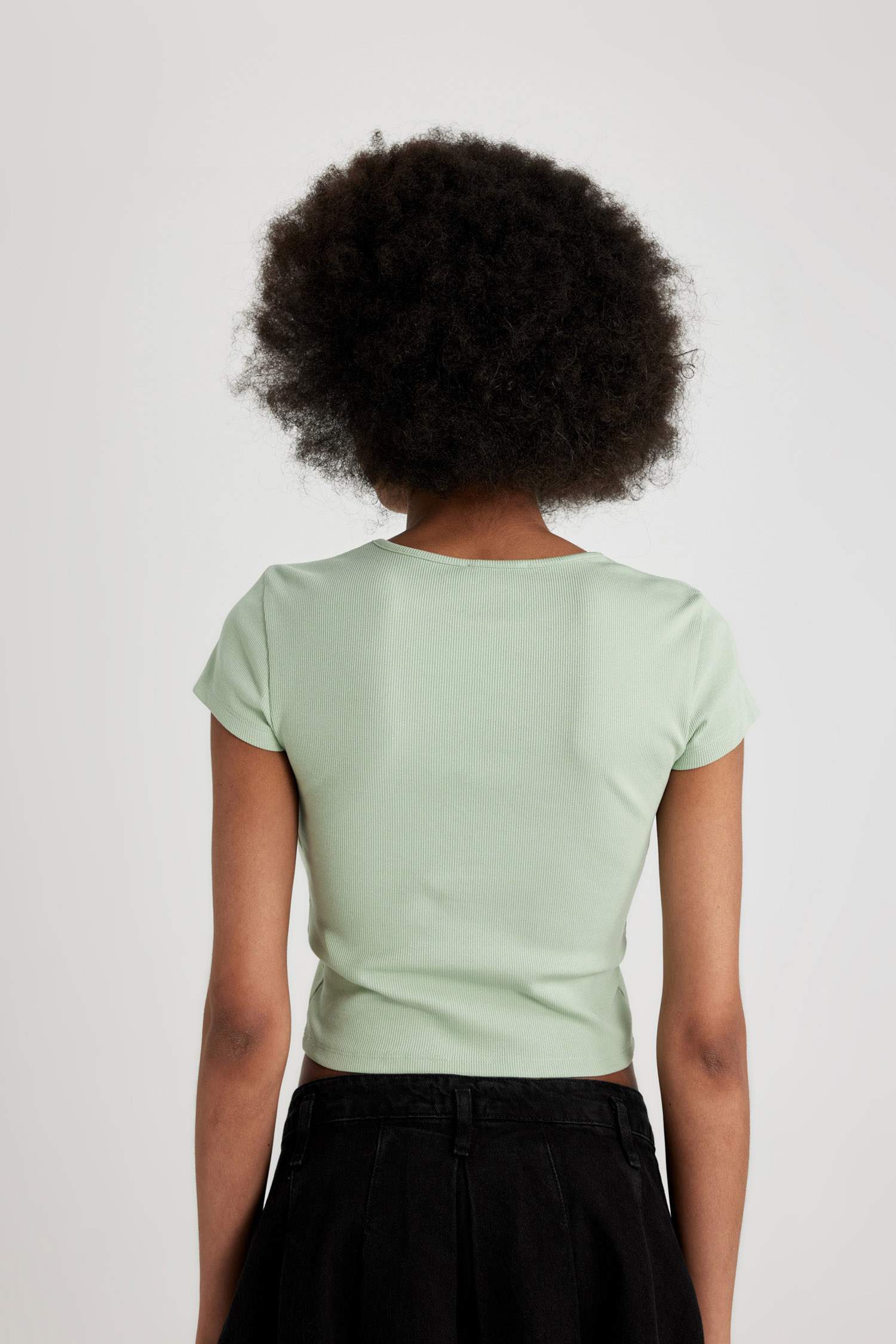 تيشيرت نص ردن مطبوع بياخة مستديرة