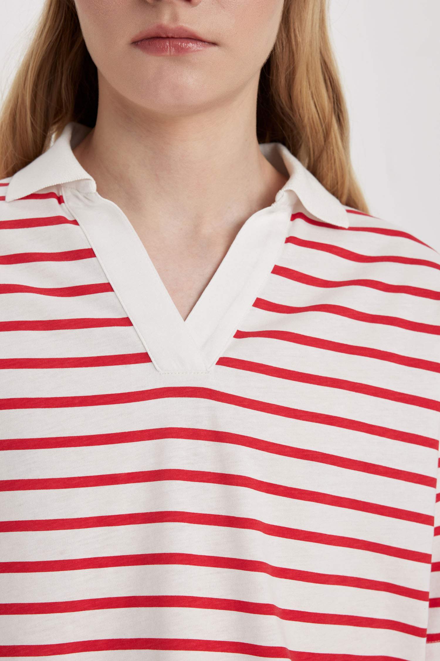 Футболка-поло свободного кроя в полоску