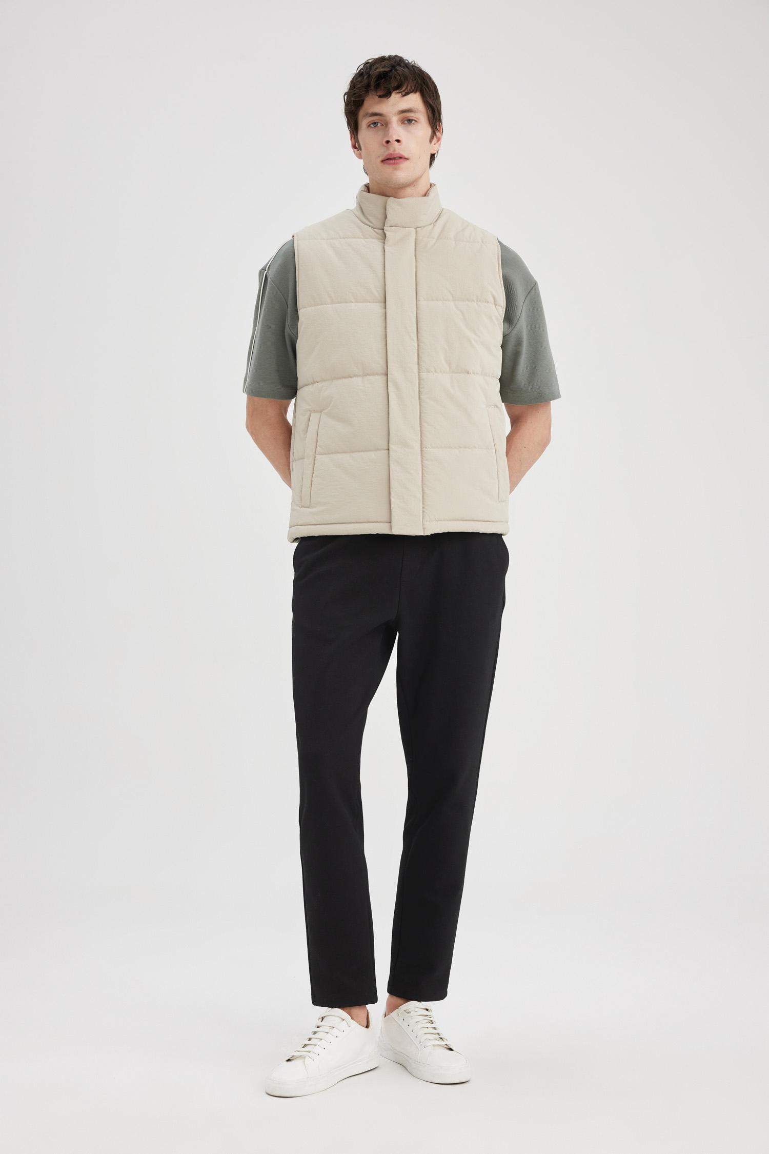 Slim Fit Dar Kesim Astarlı Fermuarlı Çıtçıt Kapamalı Cepli Hafif Mevsimlik Yelek