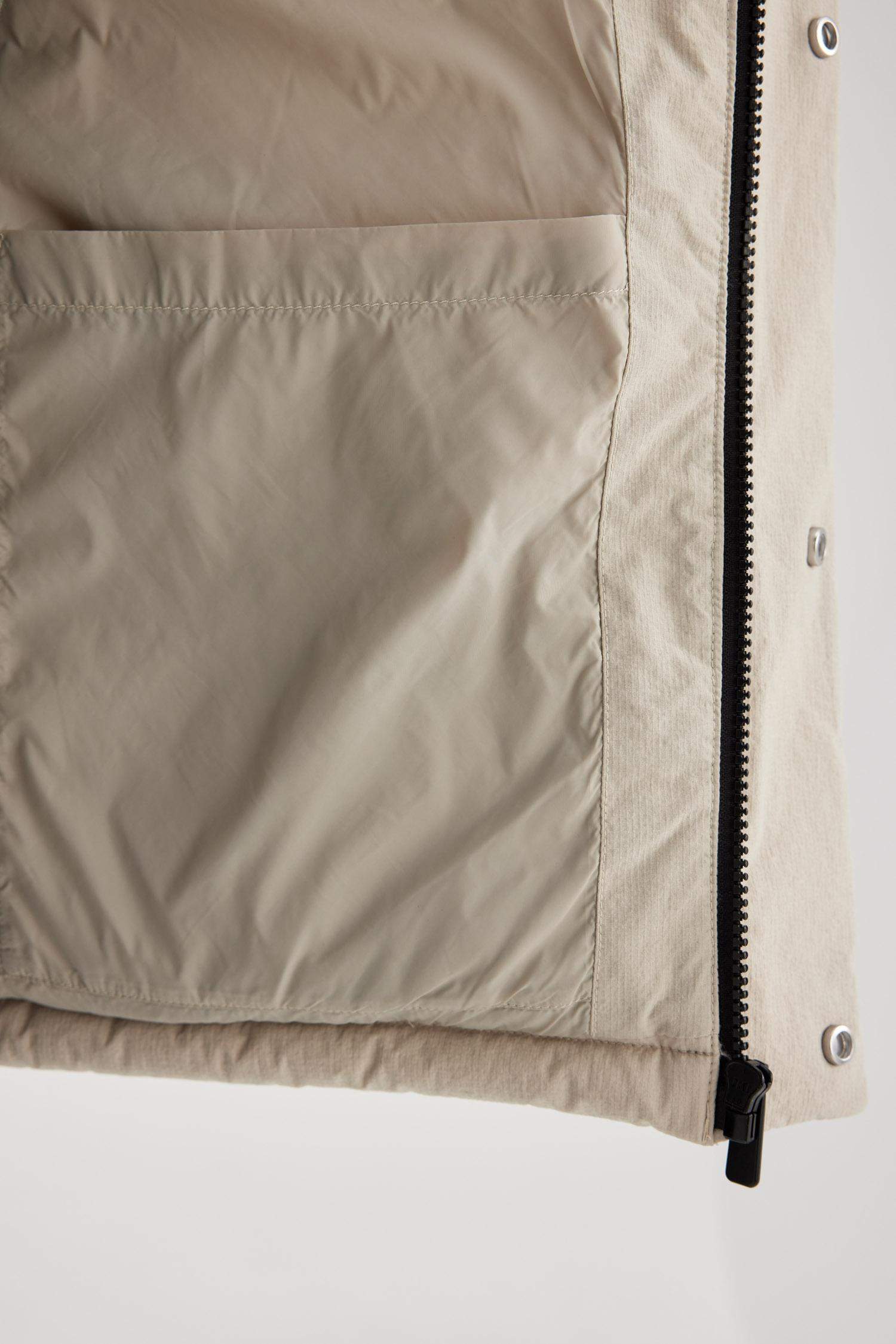 Slim Fit Dar Kesim Astarlı Fermuarlı Çıtçıt Kapamalı Cepli Hafif Mevsimlik Yelek