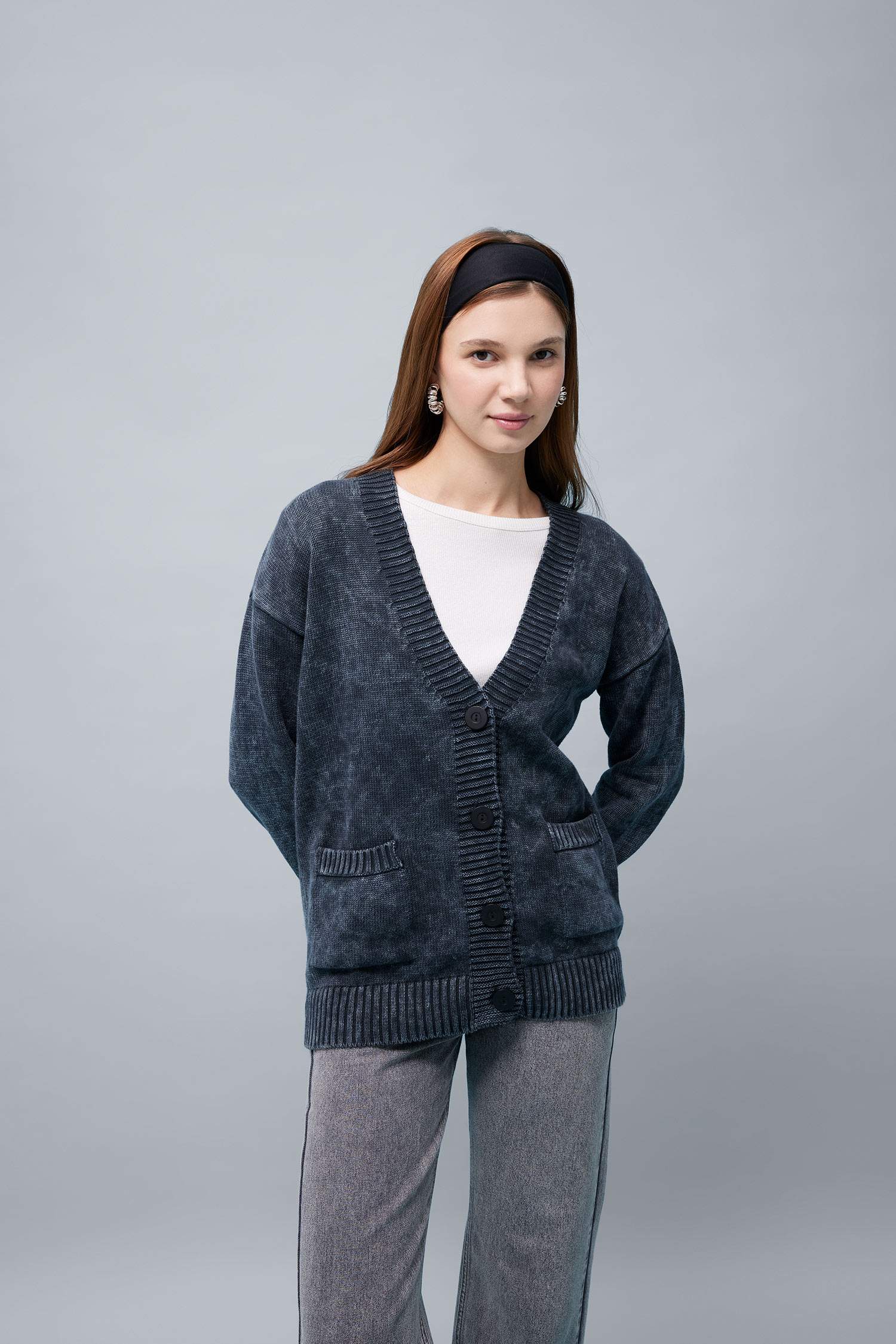 Regular Fit V-Neck Cardigan