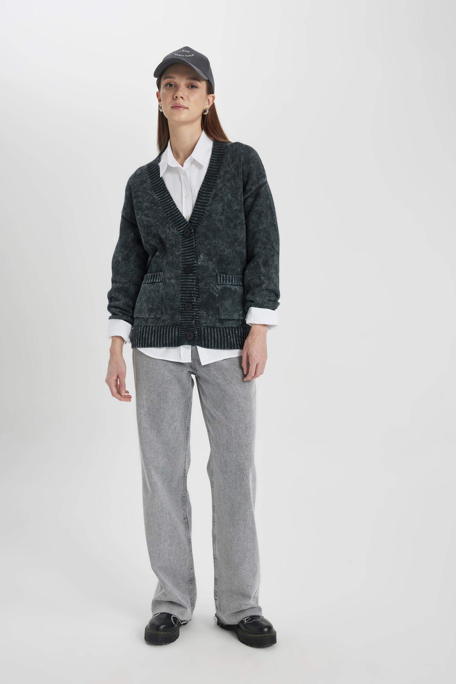 Regular Fit V-Neck Cardigan