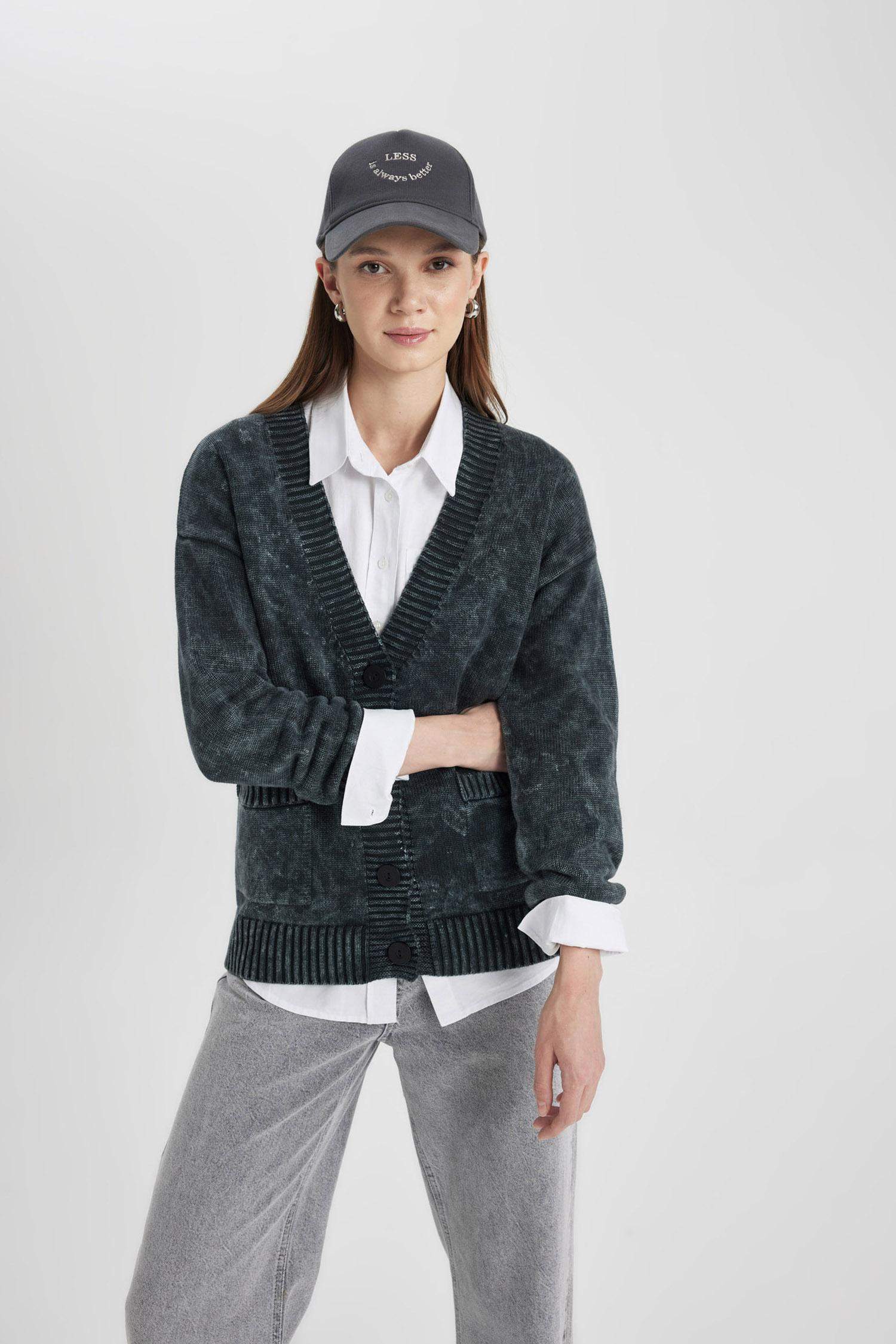 Regular Fit V-Neck Cardigan