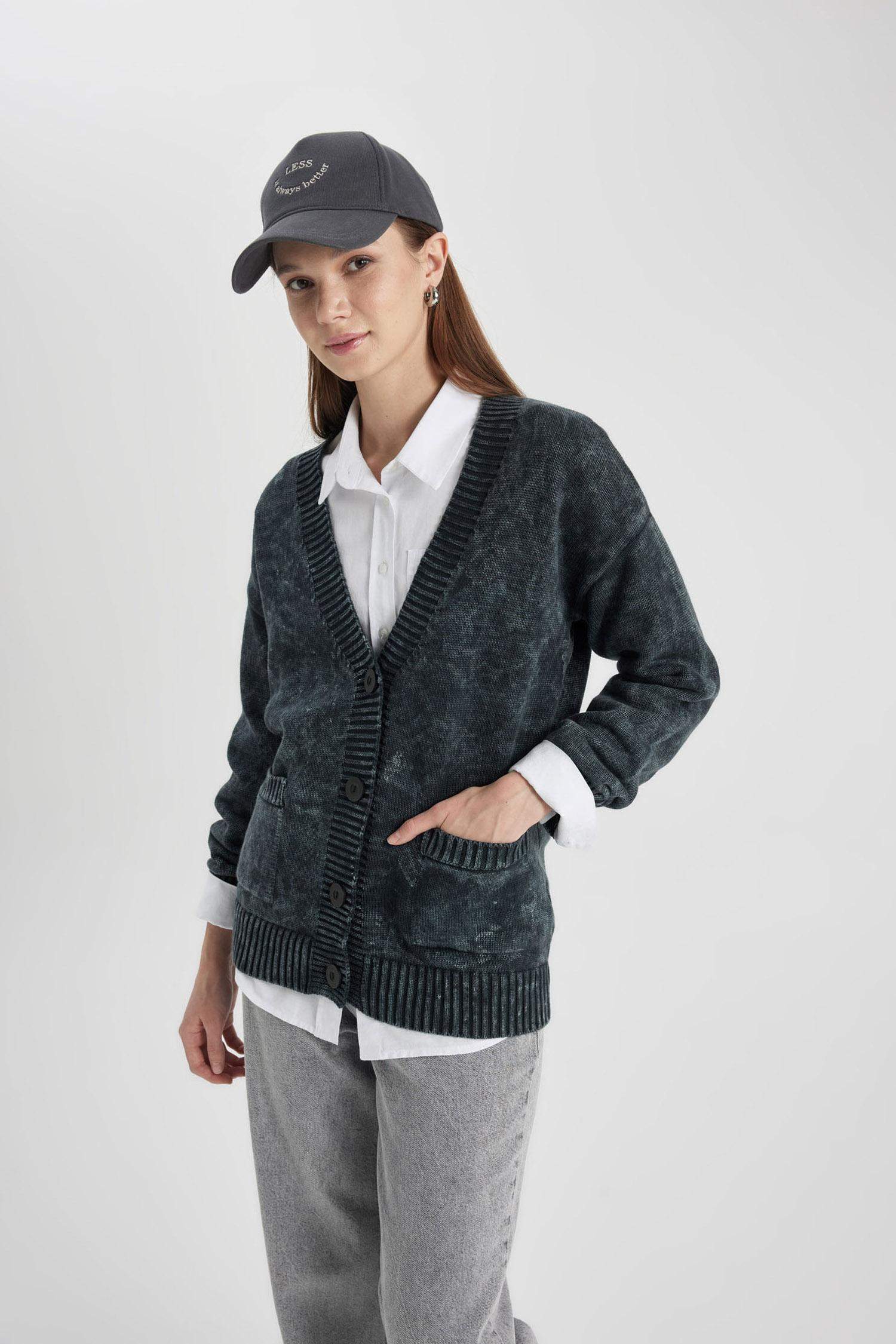 Regular Fit V-Neck Cardigan