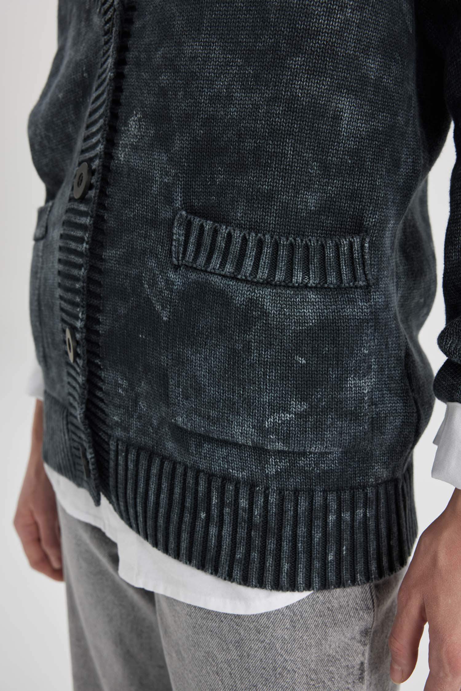 Regular Fit V-Neck Cardigan