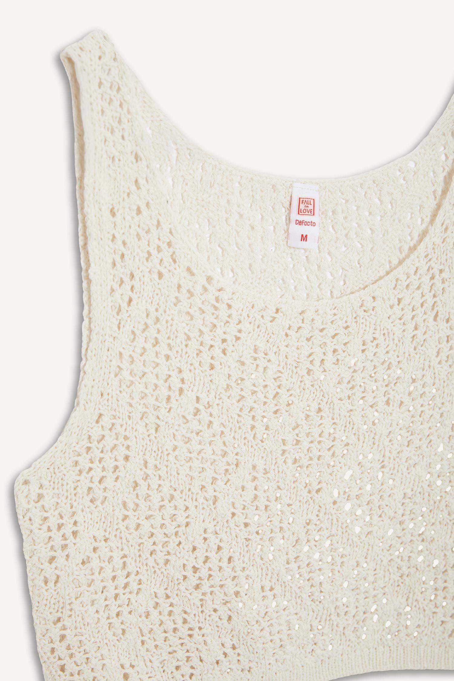 Yuvarlak Yaka Crop Kolsuz Triko Beyaz Plaj Üstü-Fall in Love