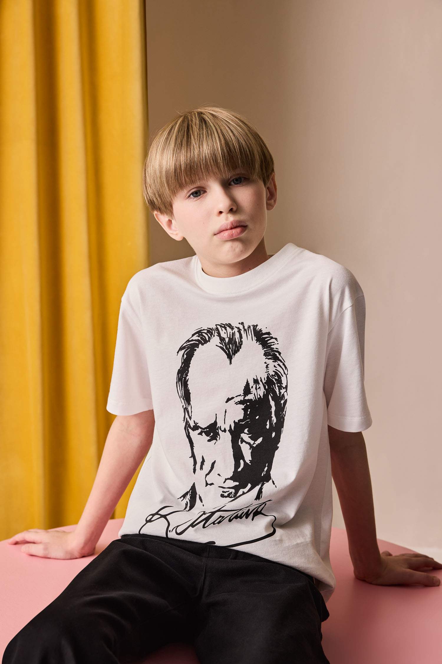 Erkek Çocuk Bisiklet Yaka Atatürk Baskılı Kısa Kollu Tişört