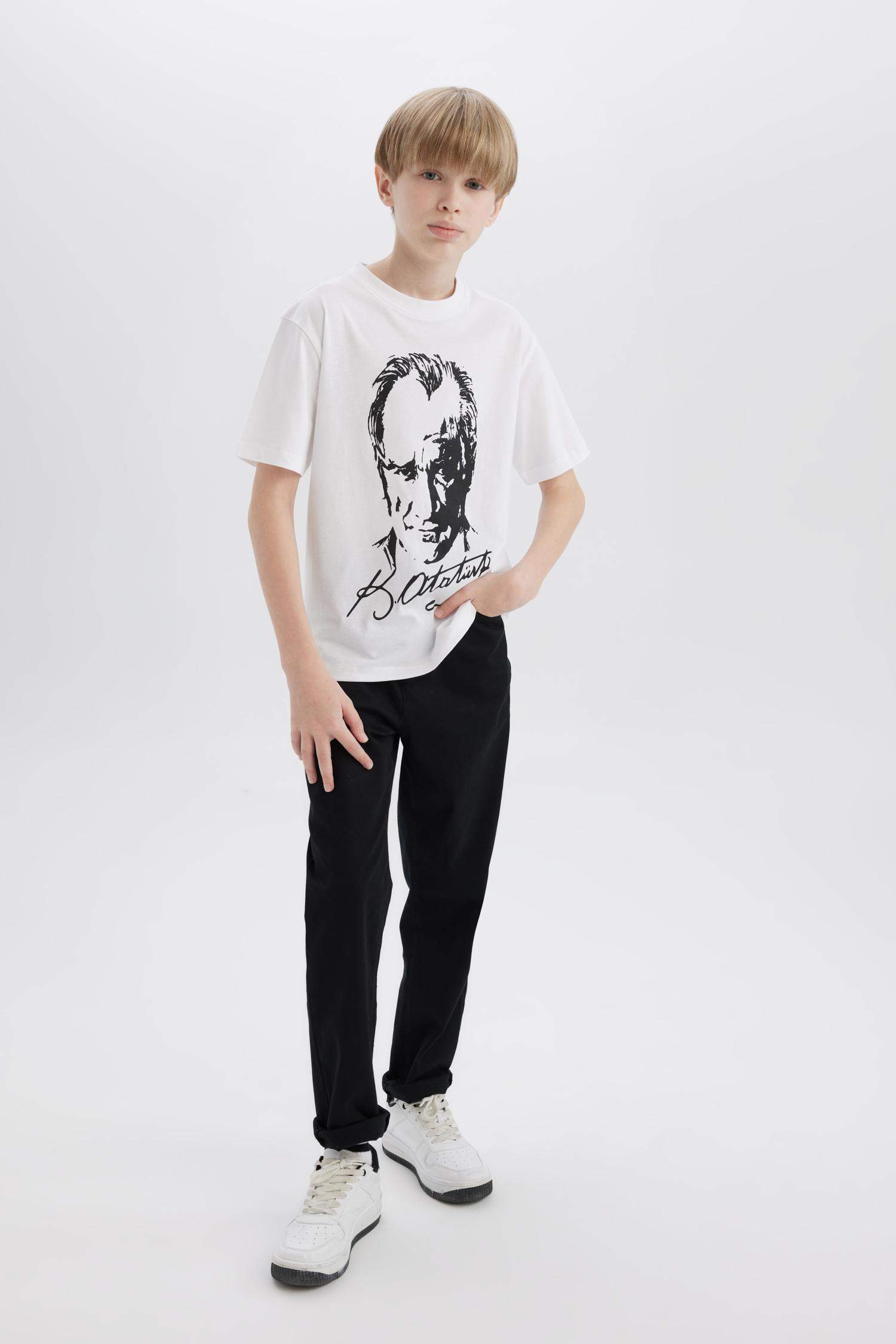 Erkek Çocuk Bisiklet Yaka Atatürk Baskılı Kısa Kollu Tişört