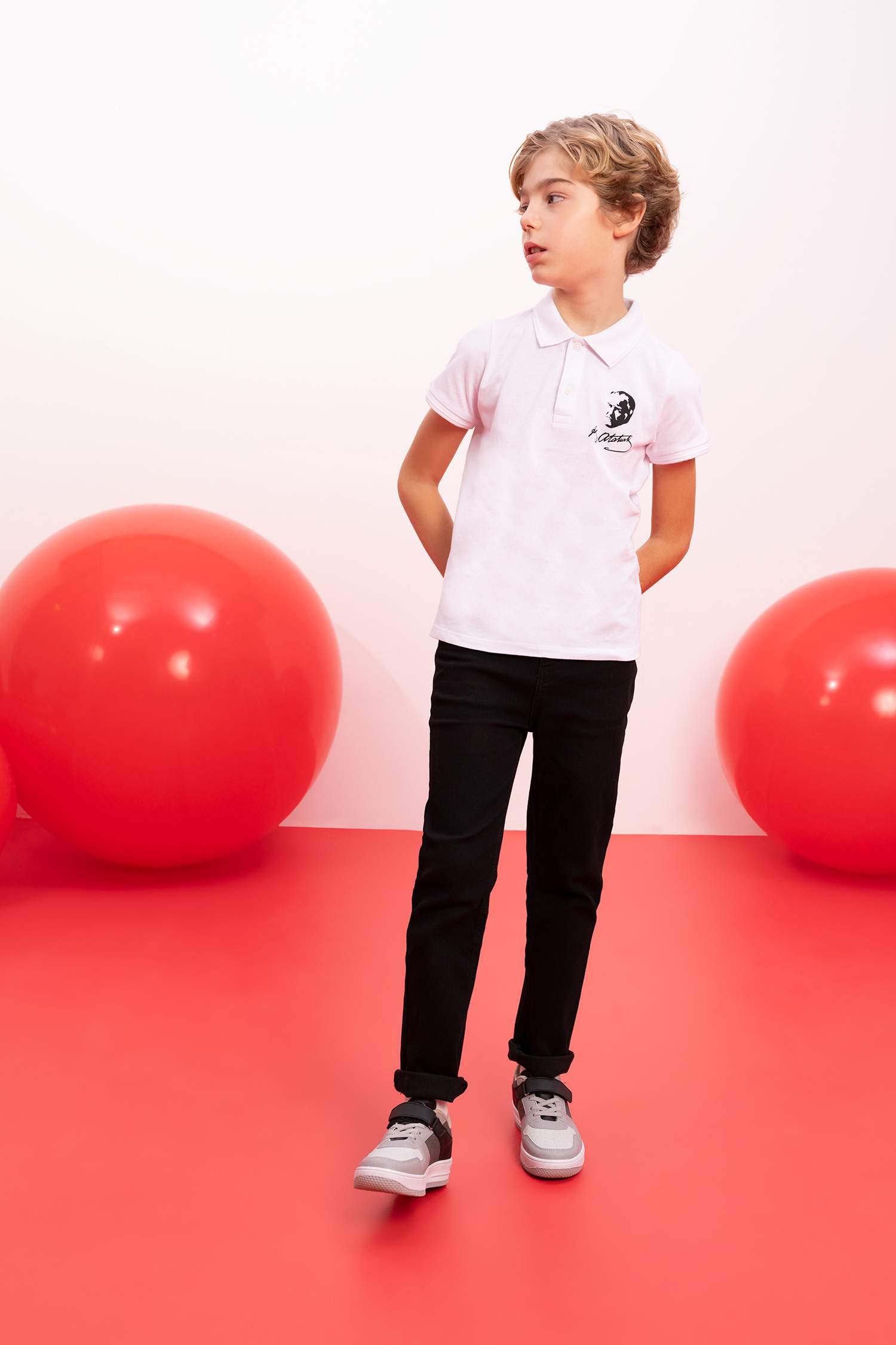 Erkek Çocuk 29 Ekim Cumhuriyet Bayramı Polo Yaka Pike Kısa Kollu Atatürk Baskılı Beyaz Tişört